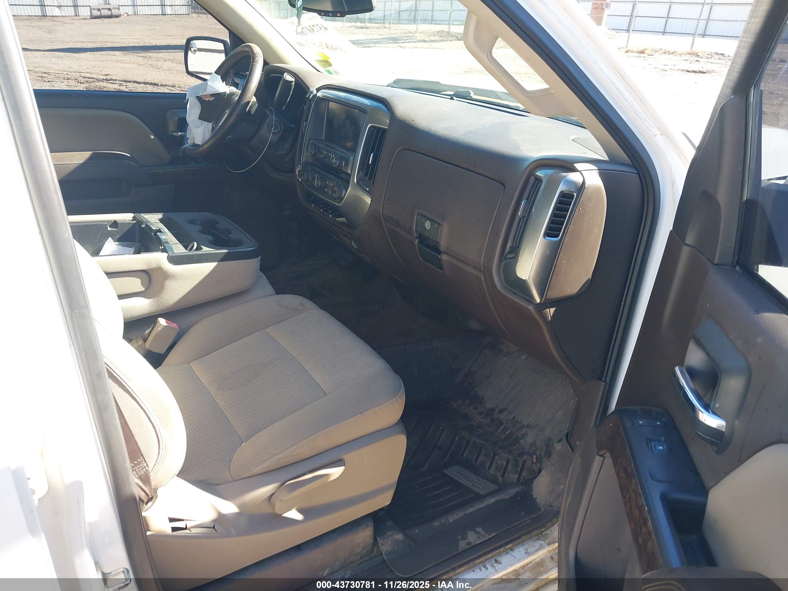 CHEVROLET SILVERADO image 5