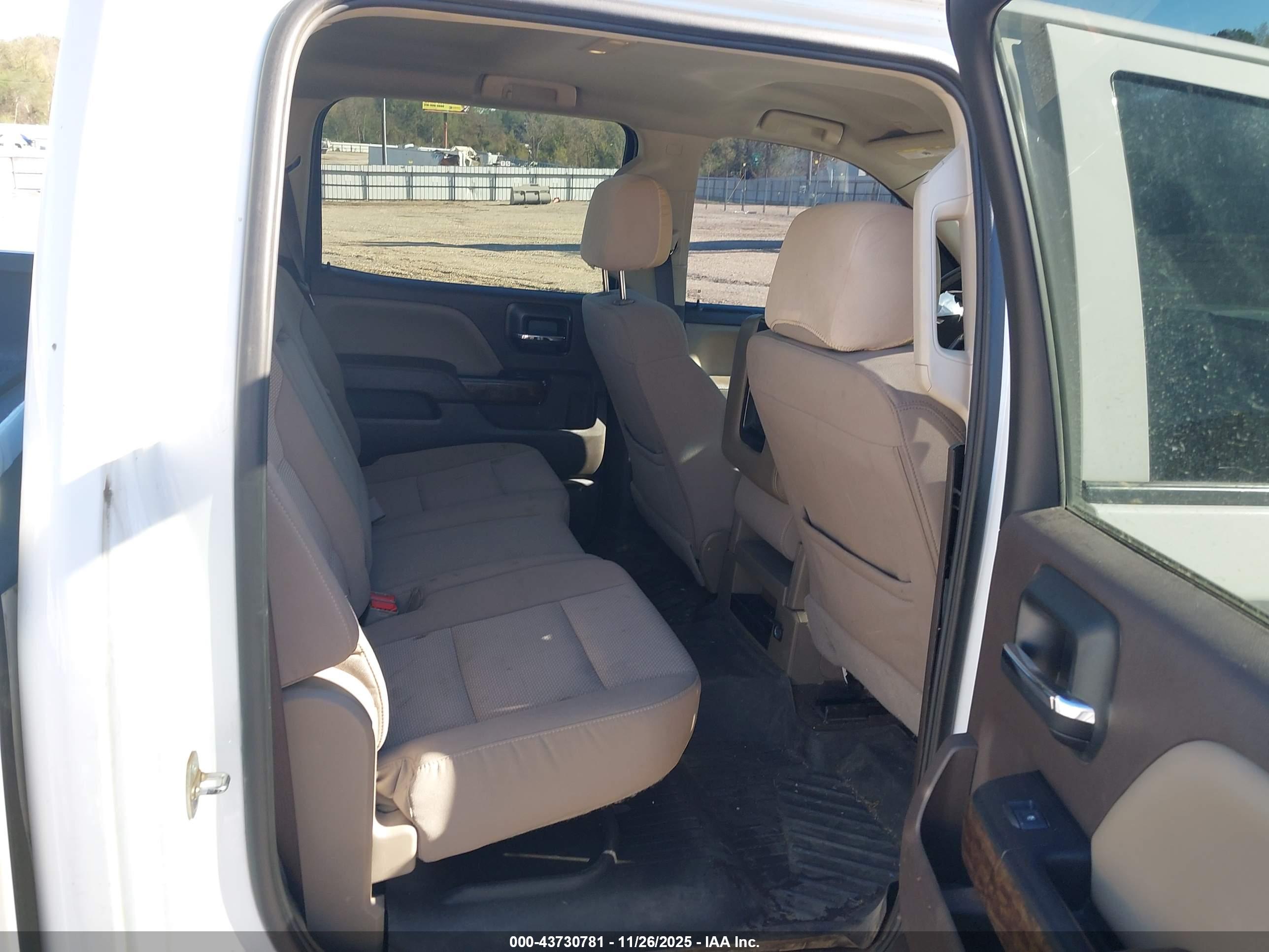 CHEVROLET SILVERADO image 8