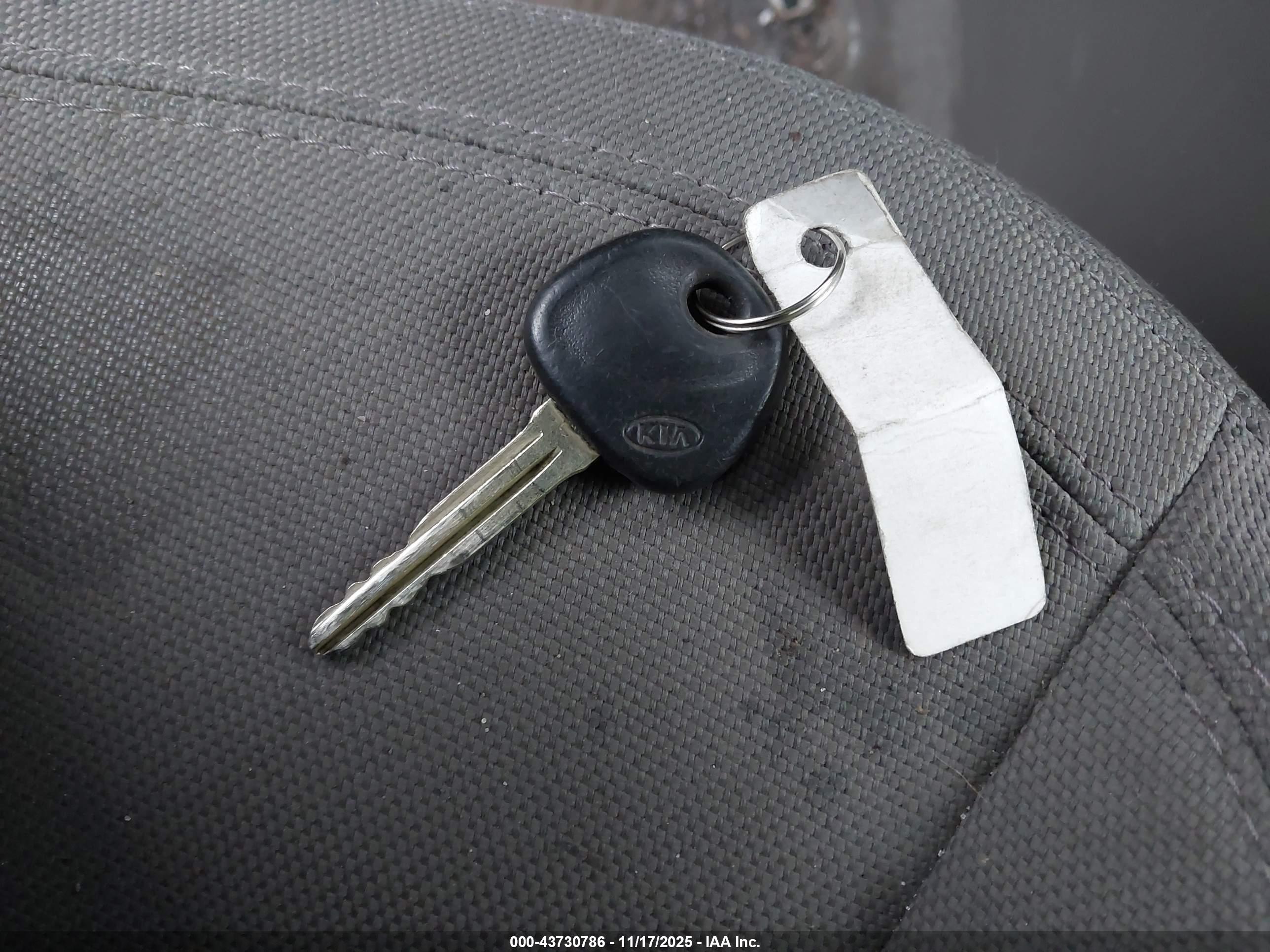 KIA SPORTAGE image 11
