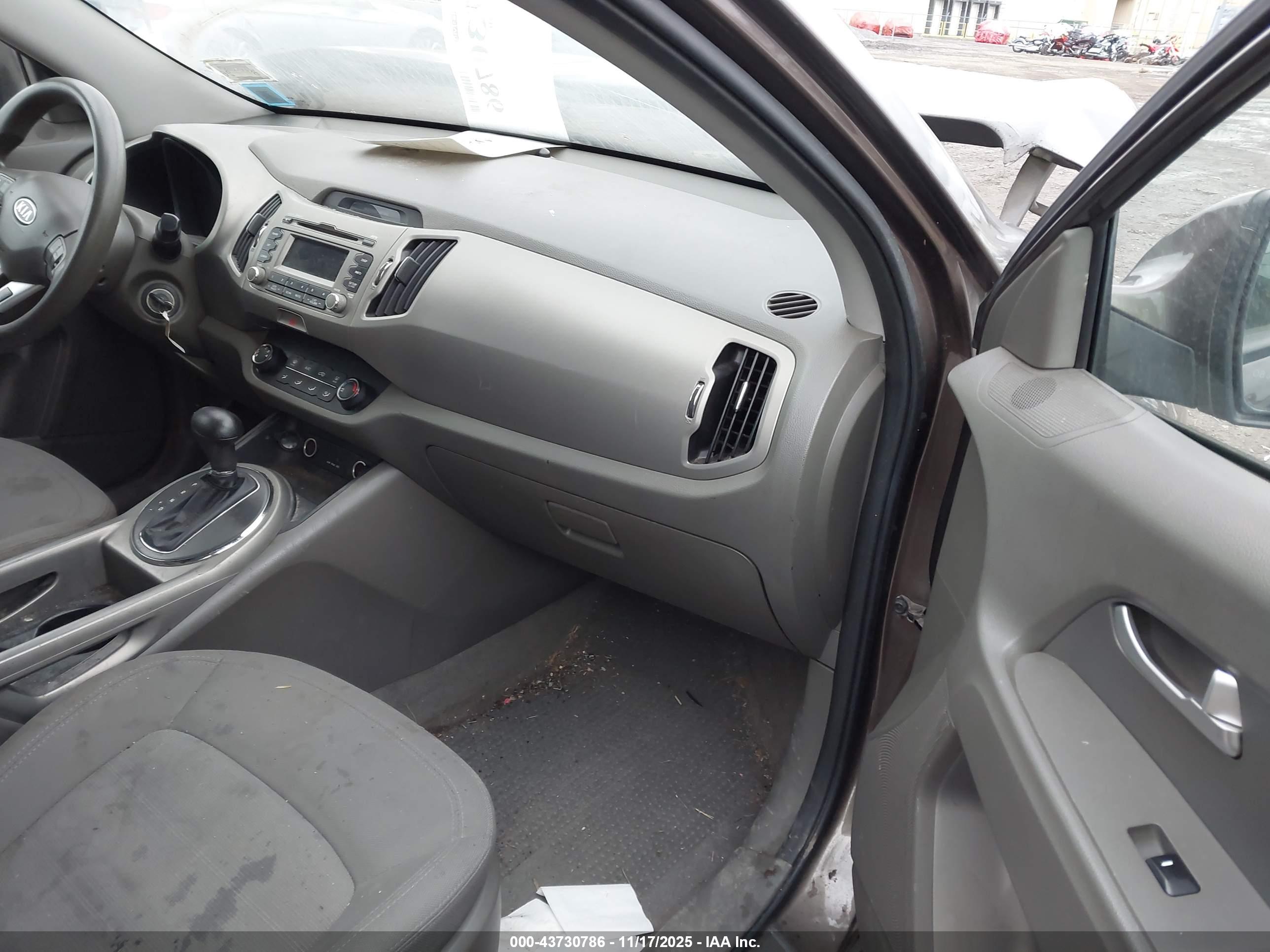 KIA SPORTAGE image 5