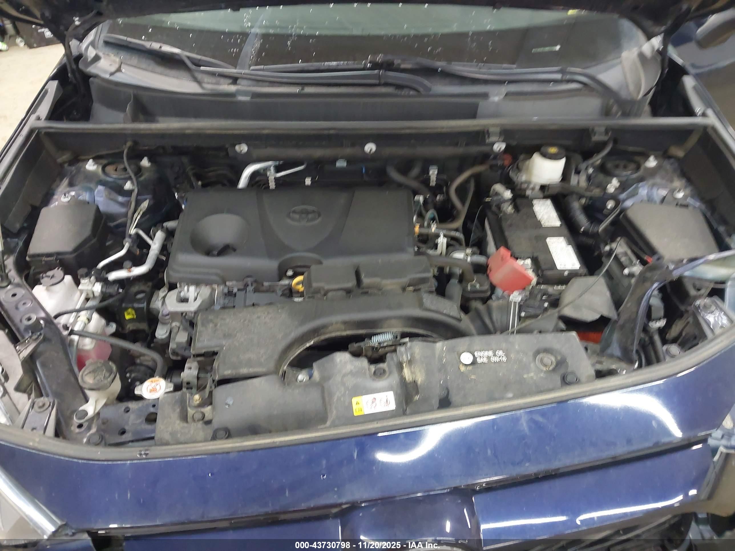 TOYOTA RAV4 image 10