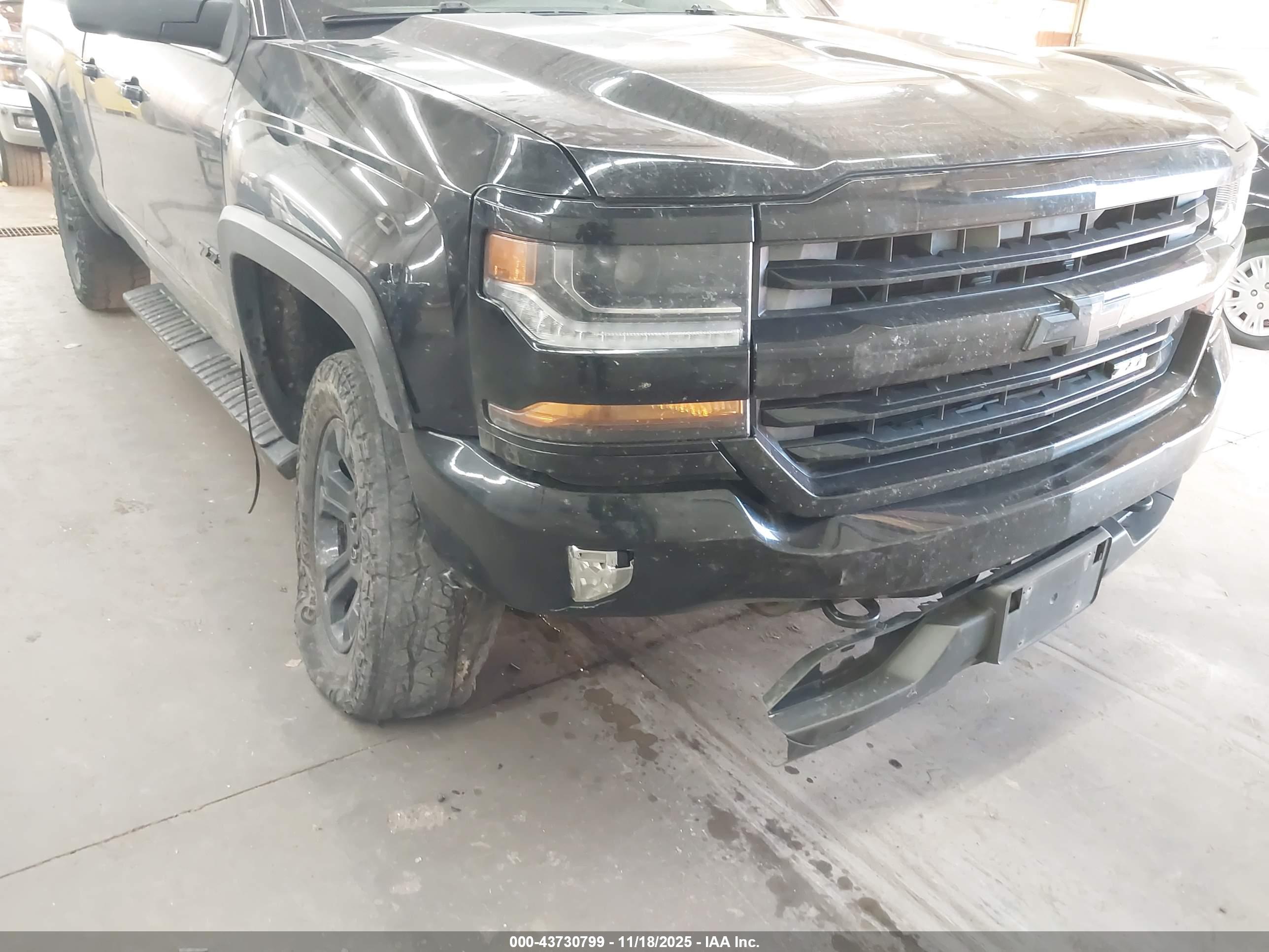 CHEVROLET SILVERADO image 6