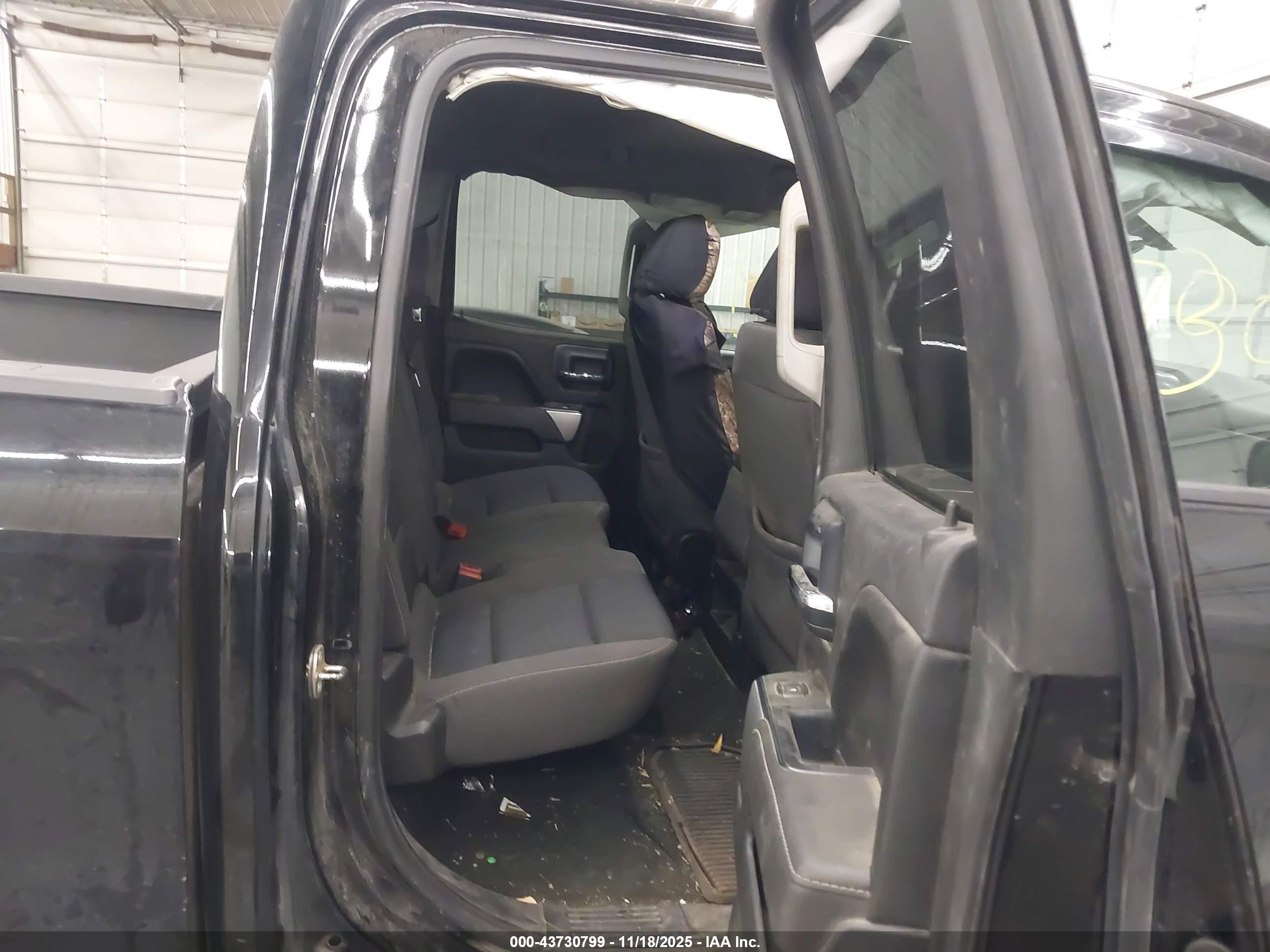 CHEVROLET SILVERADO image 8