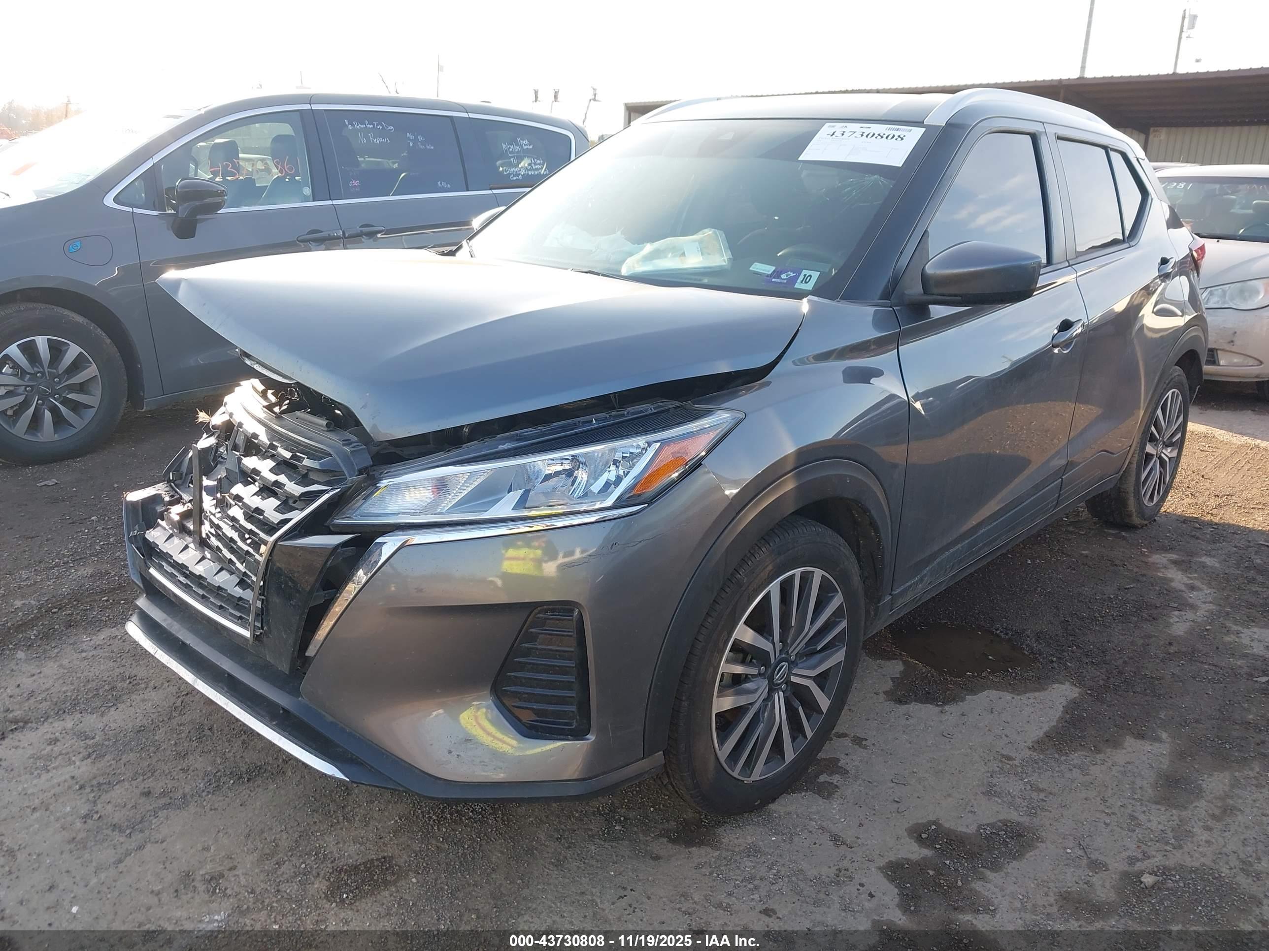 NISSAN KICKS image 2