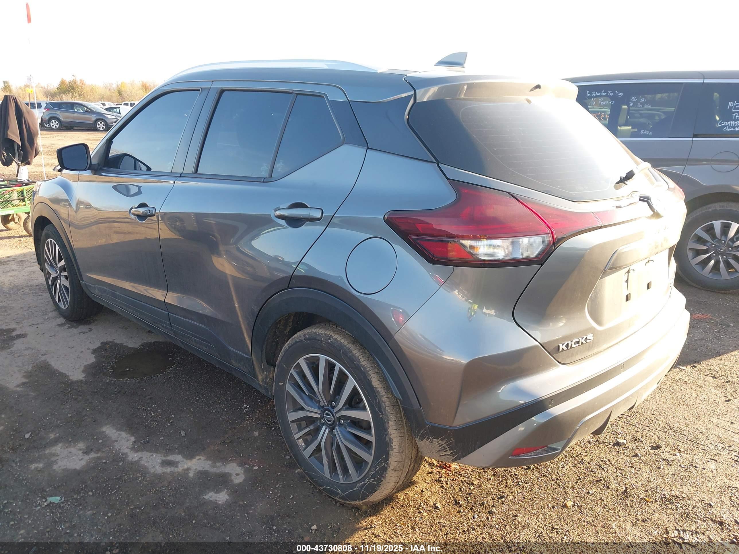 NISSAN KICKS image 3