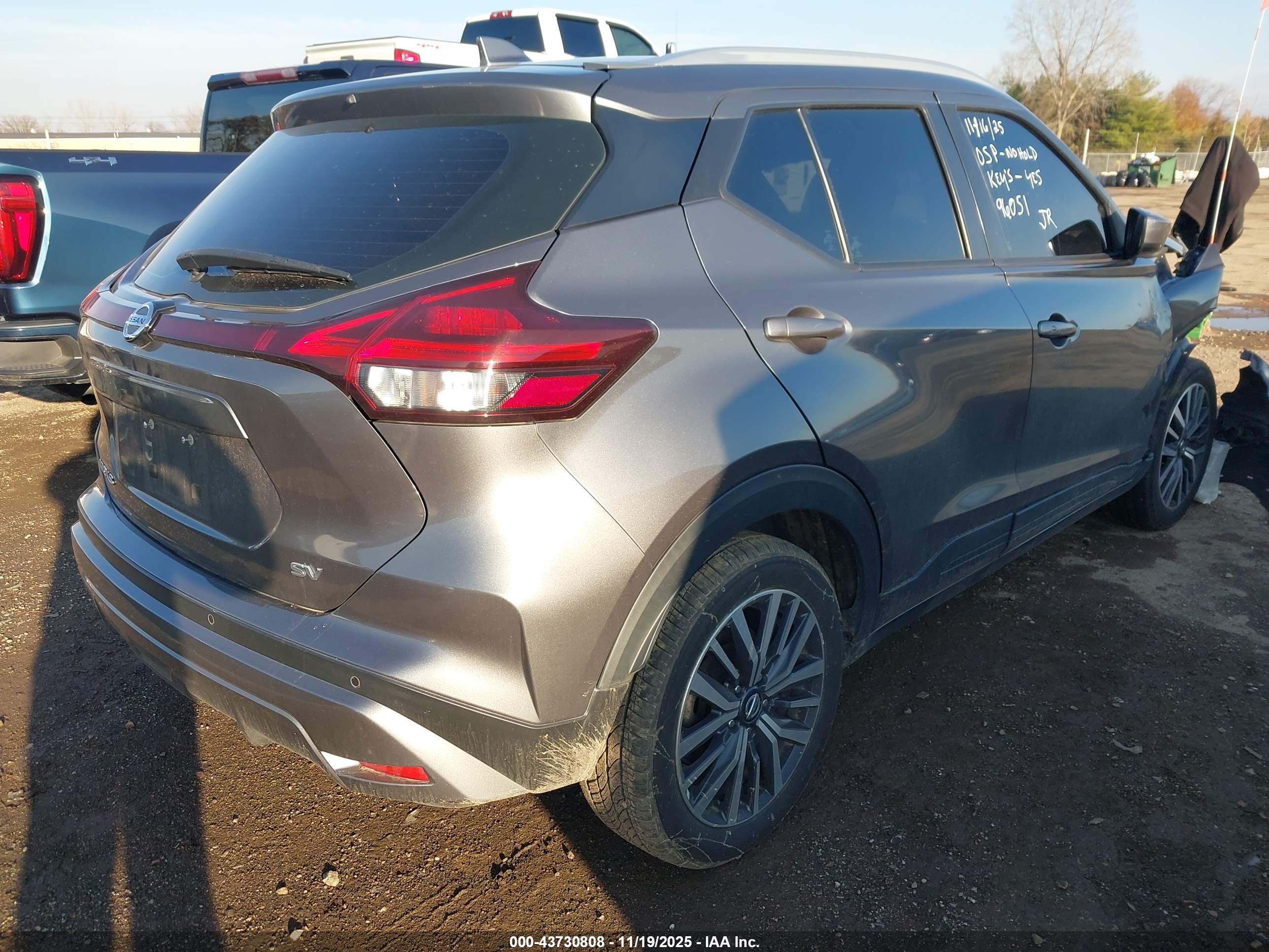 NISSAN KICKS image 4
