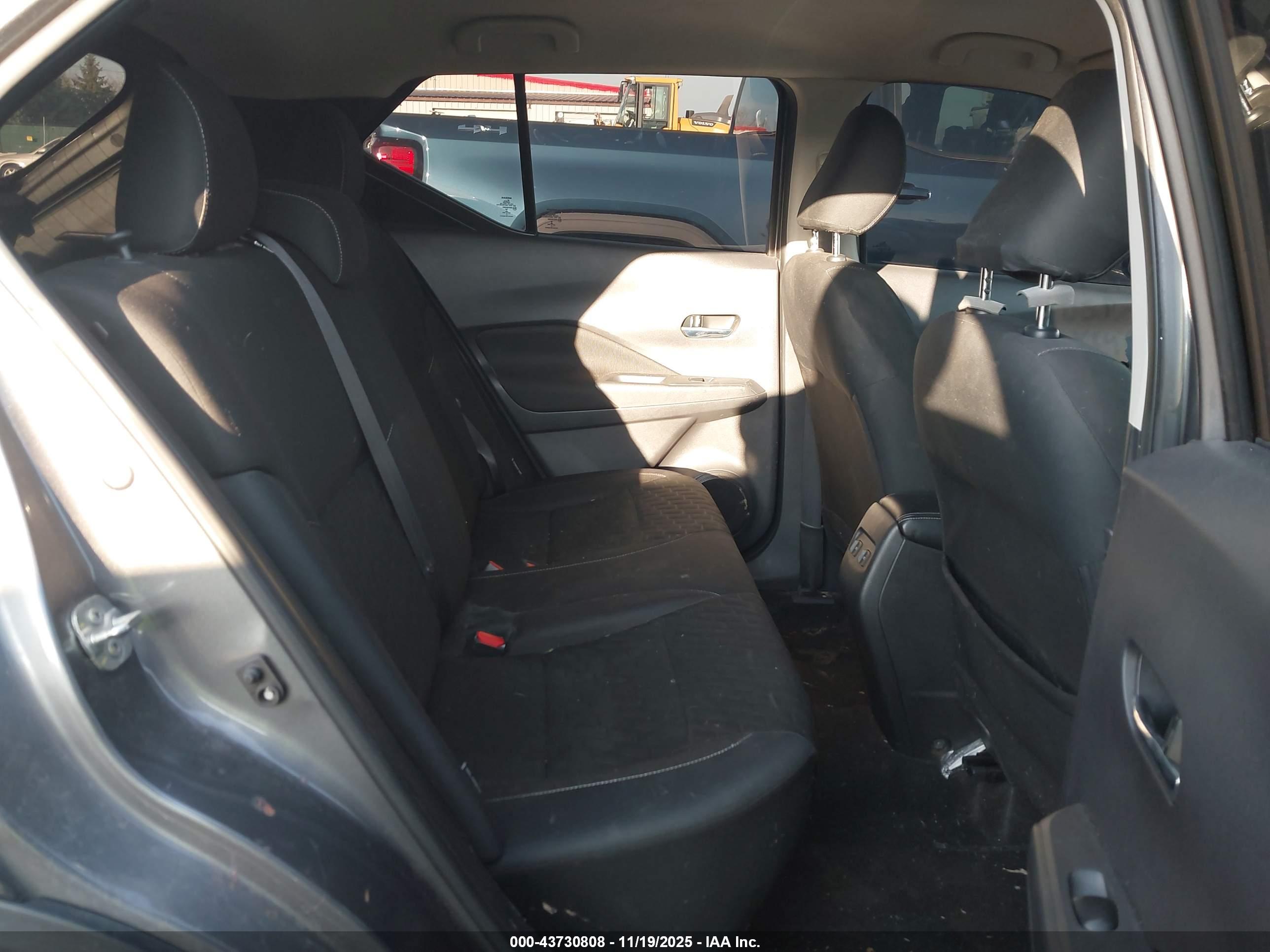 NISSAN KICKS image 8
