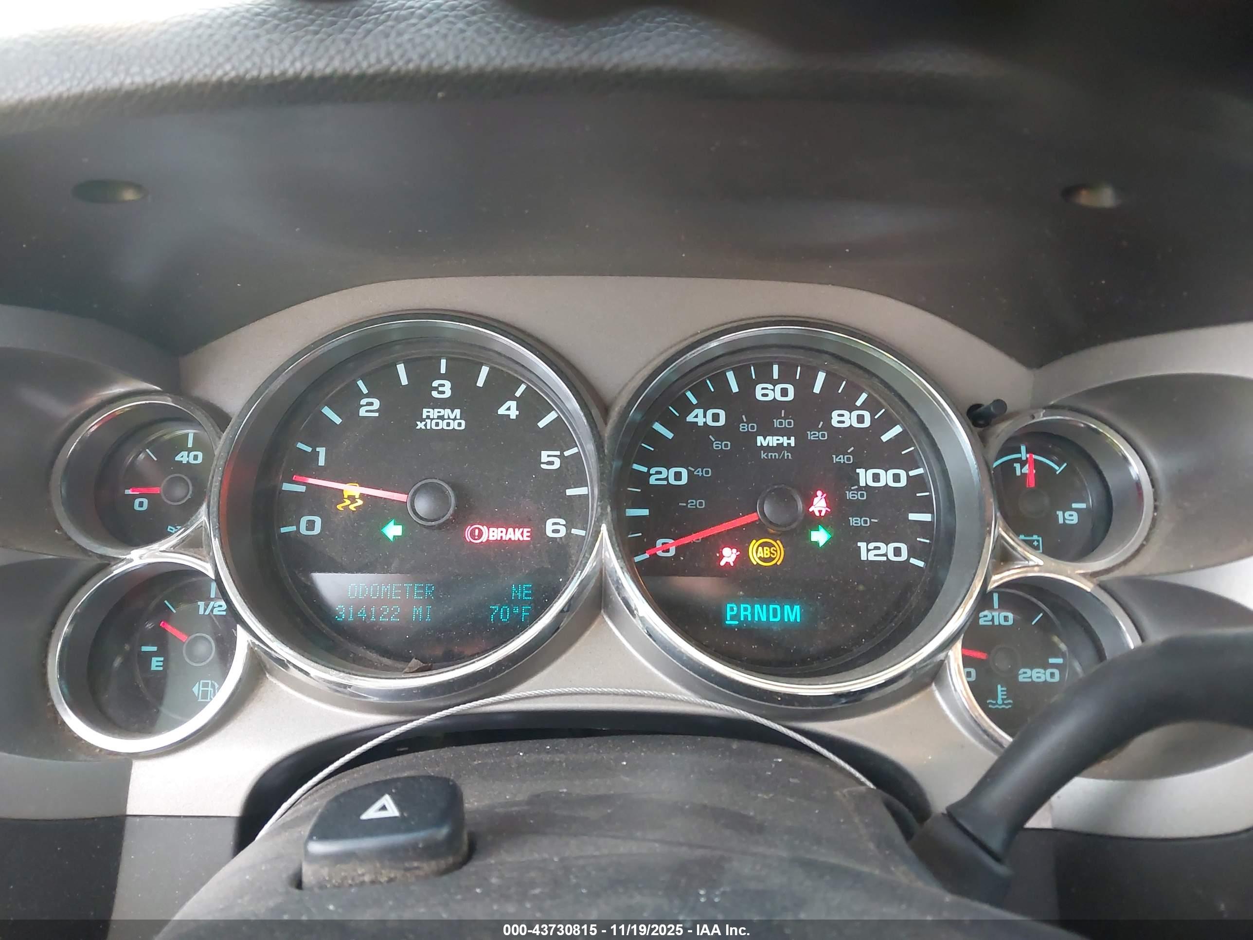 CHEVROLET SILVERADO image 7