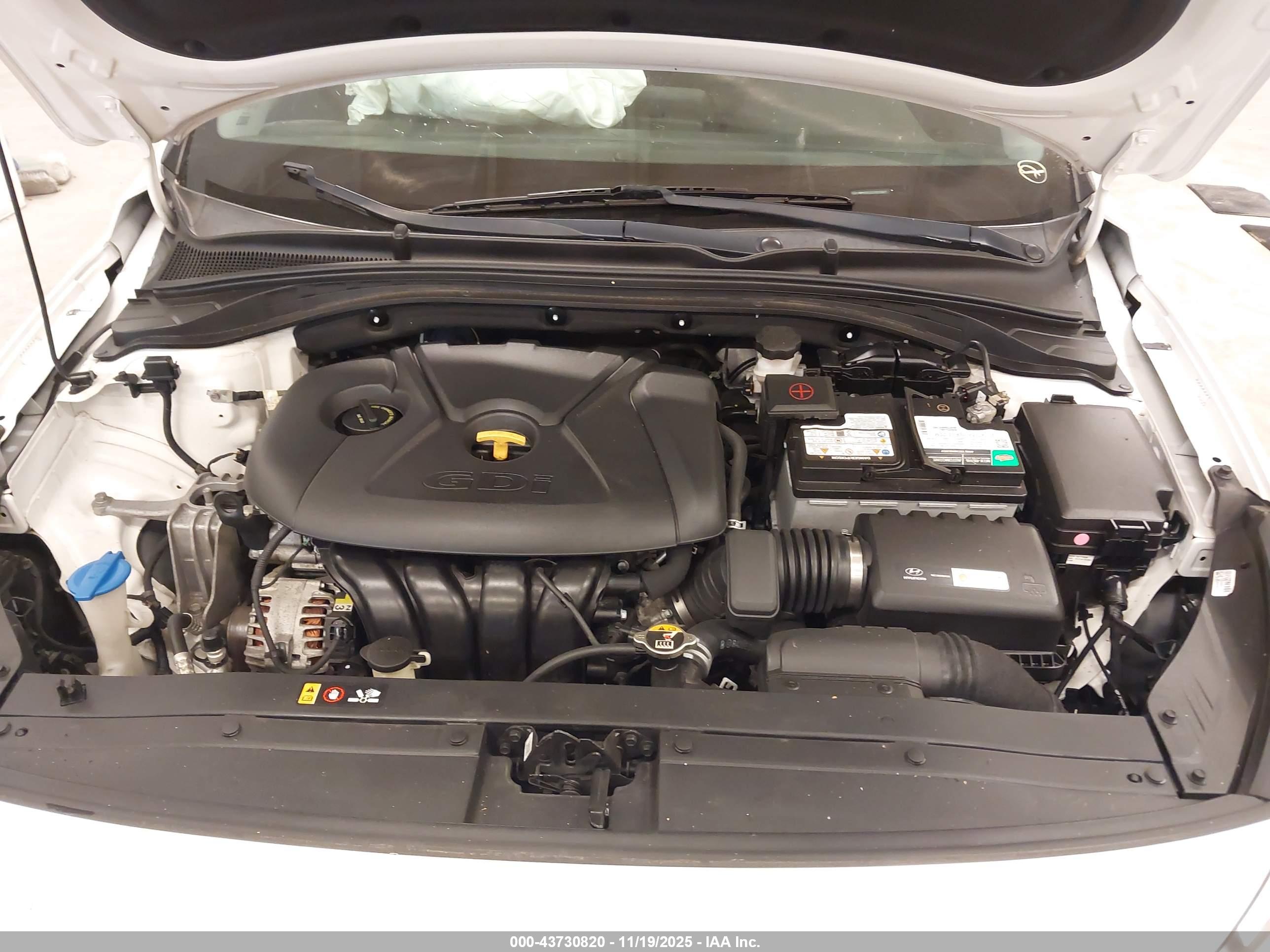 HYUNDAI ELANTRA image 10