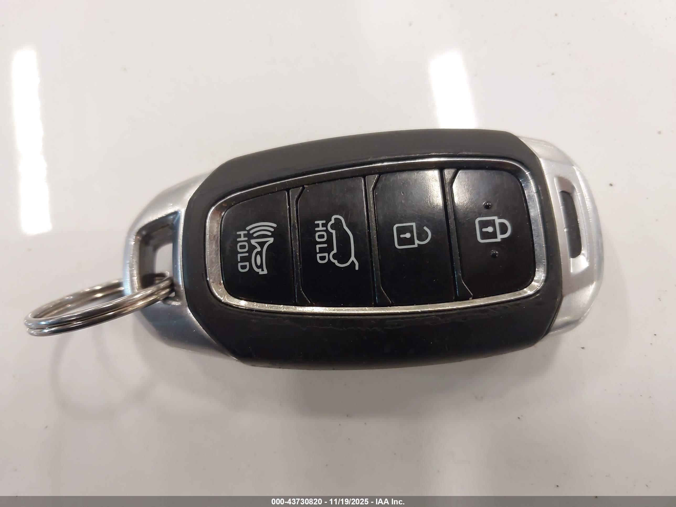 HYUNDAI ELANTRA image 11