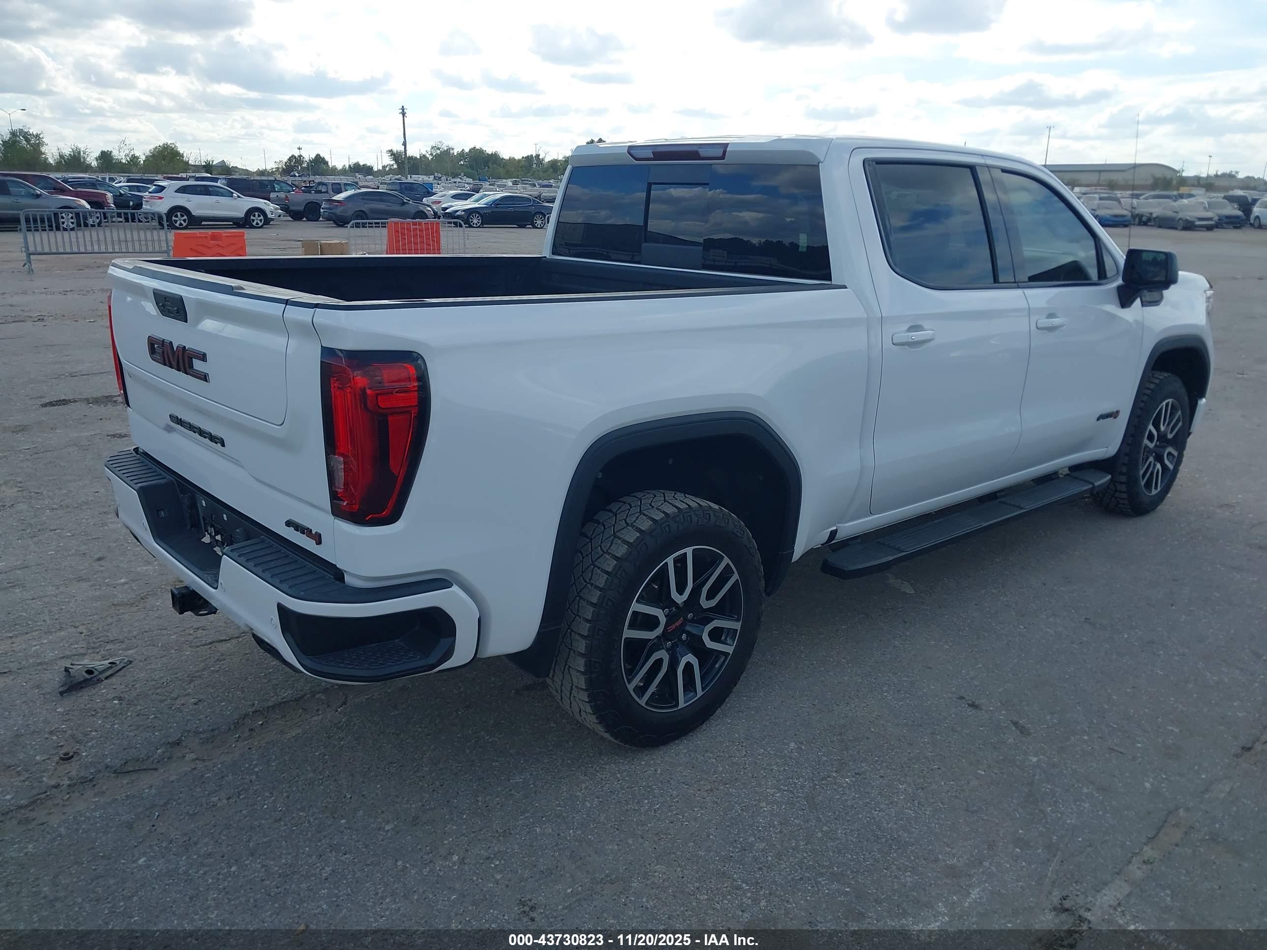 GMC SIERRA image 4