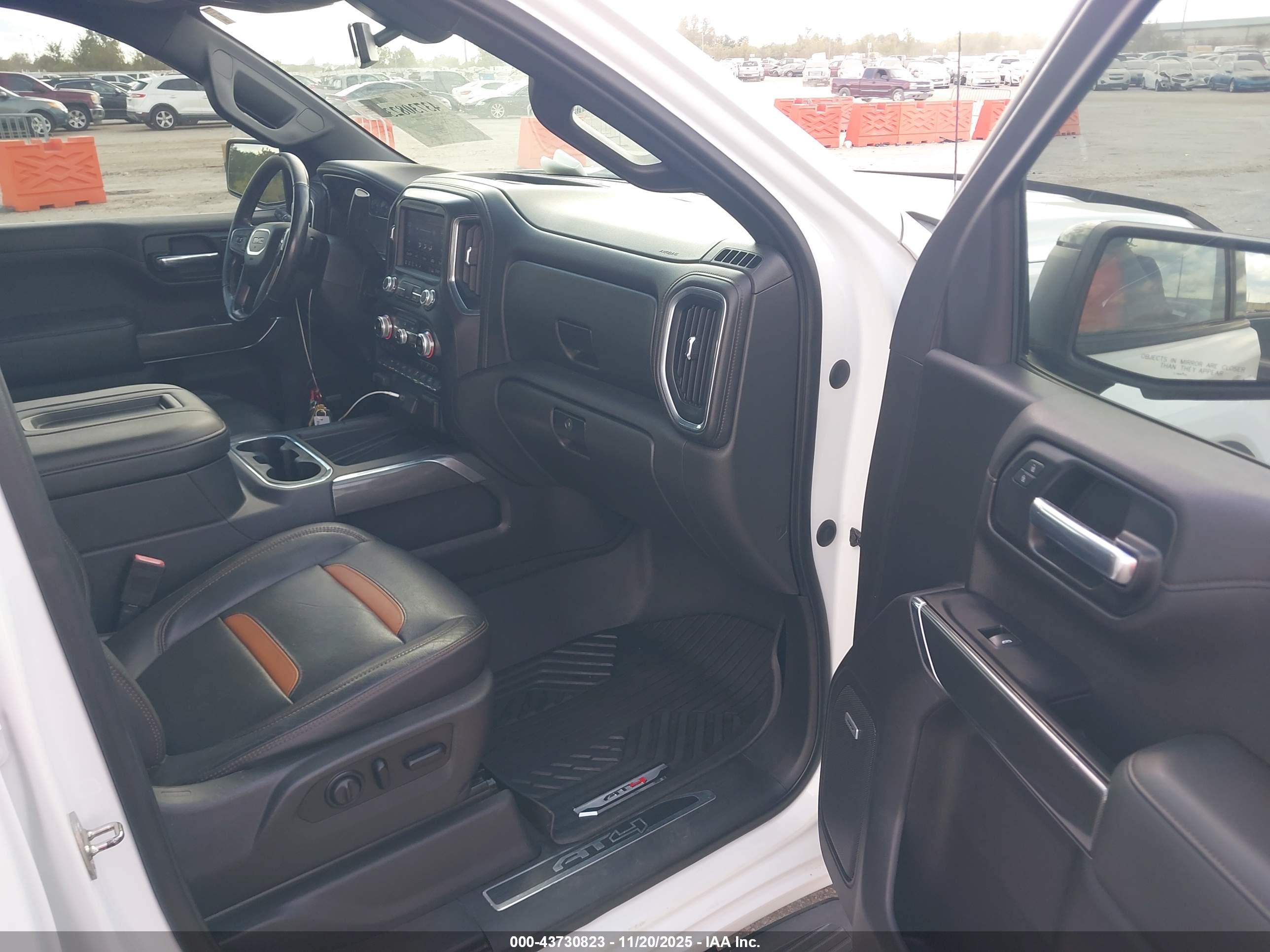 GMC SIERRA image 5