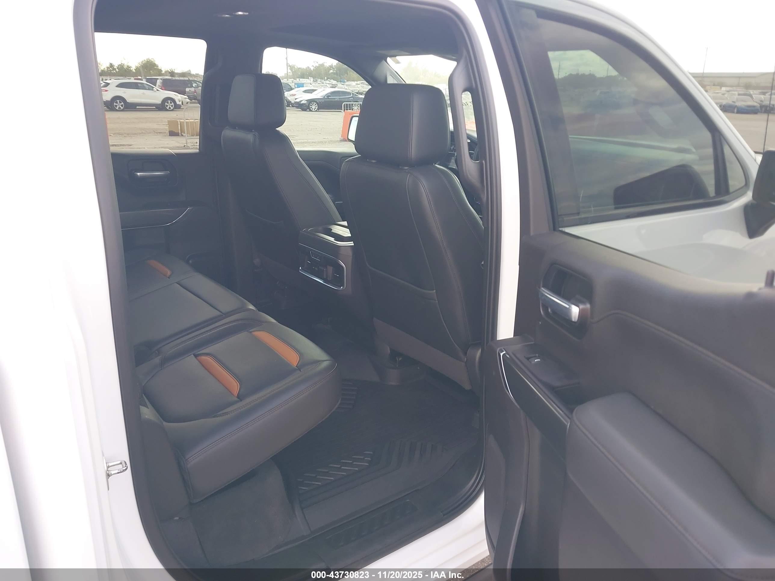 GMC SIERRA image 8