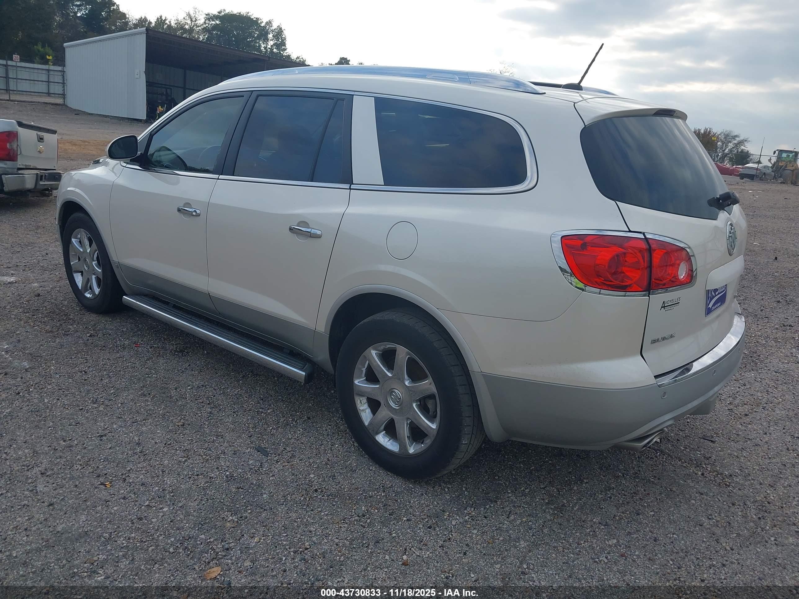 BUICK ENCLAVE image 3