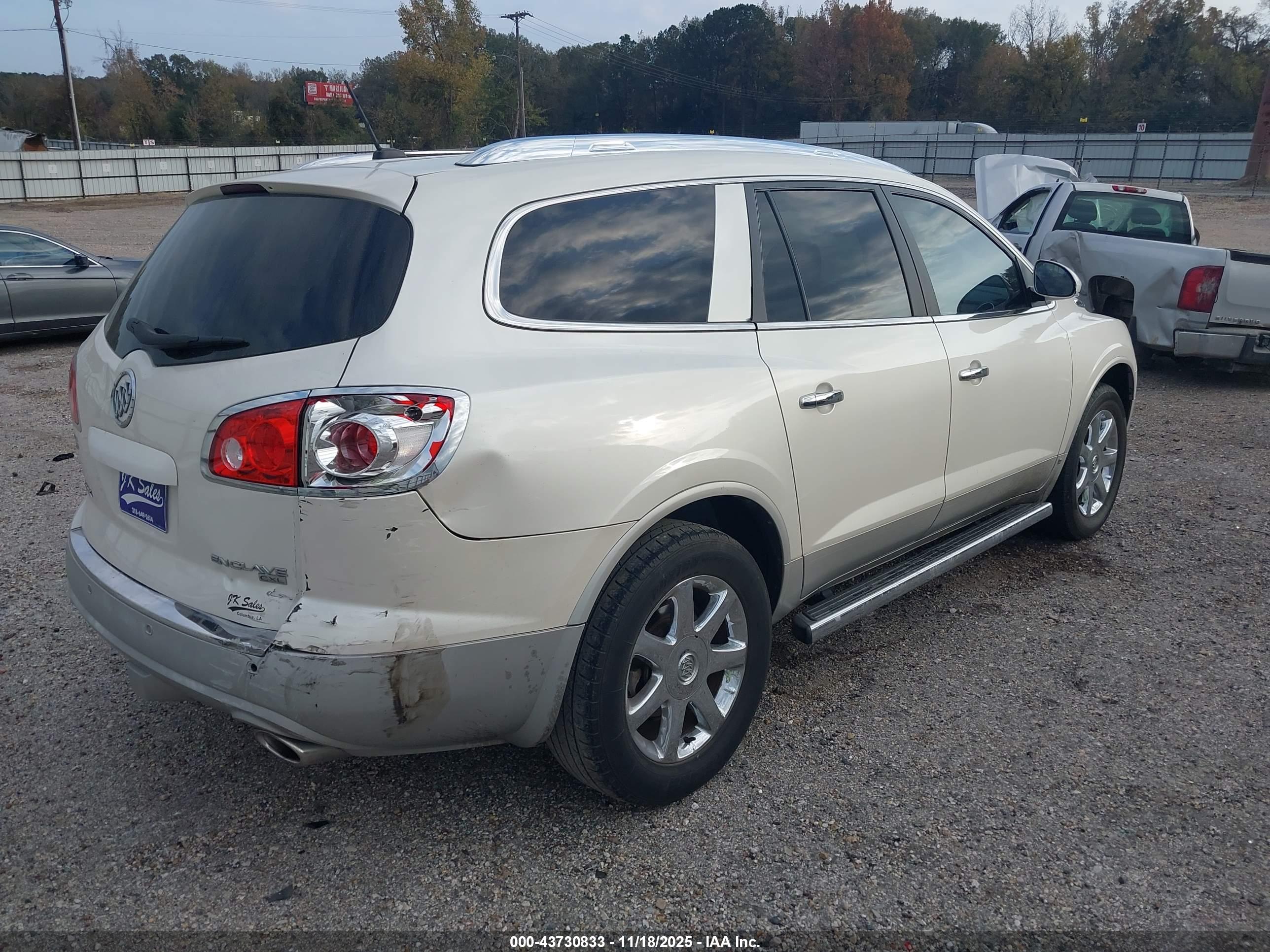 BUICK ENCLAVE image 4