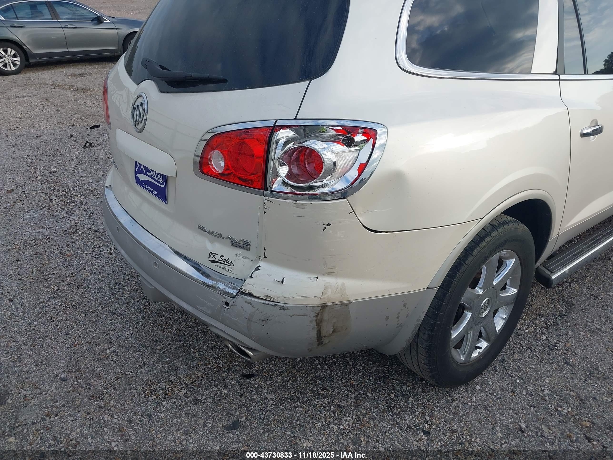 BUICK ENCLAVE image 6