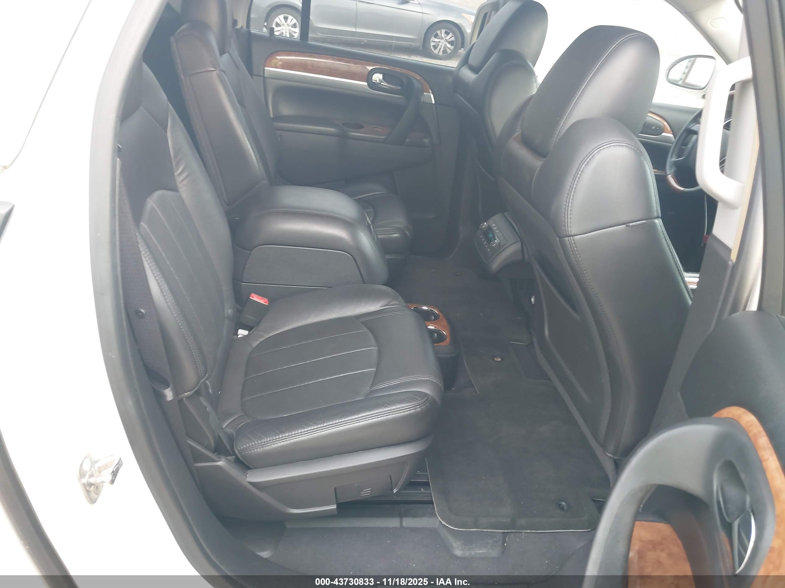BUICK ENCLAVE image 8