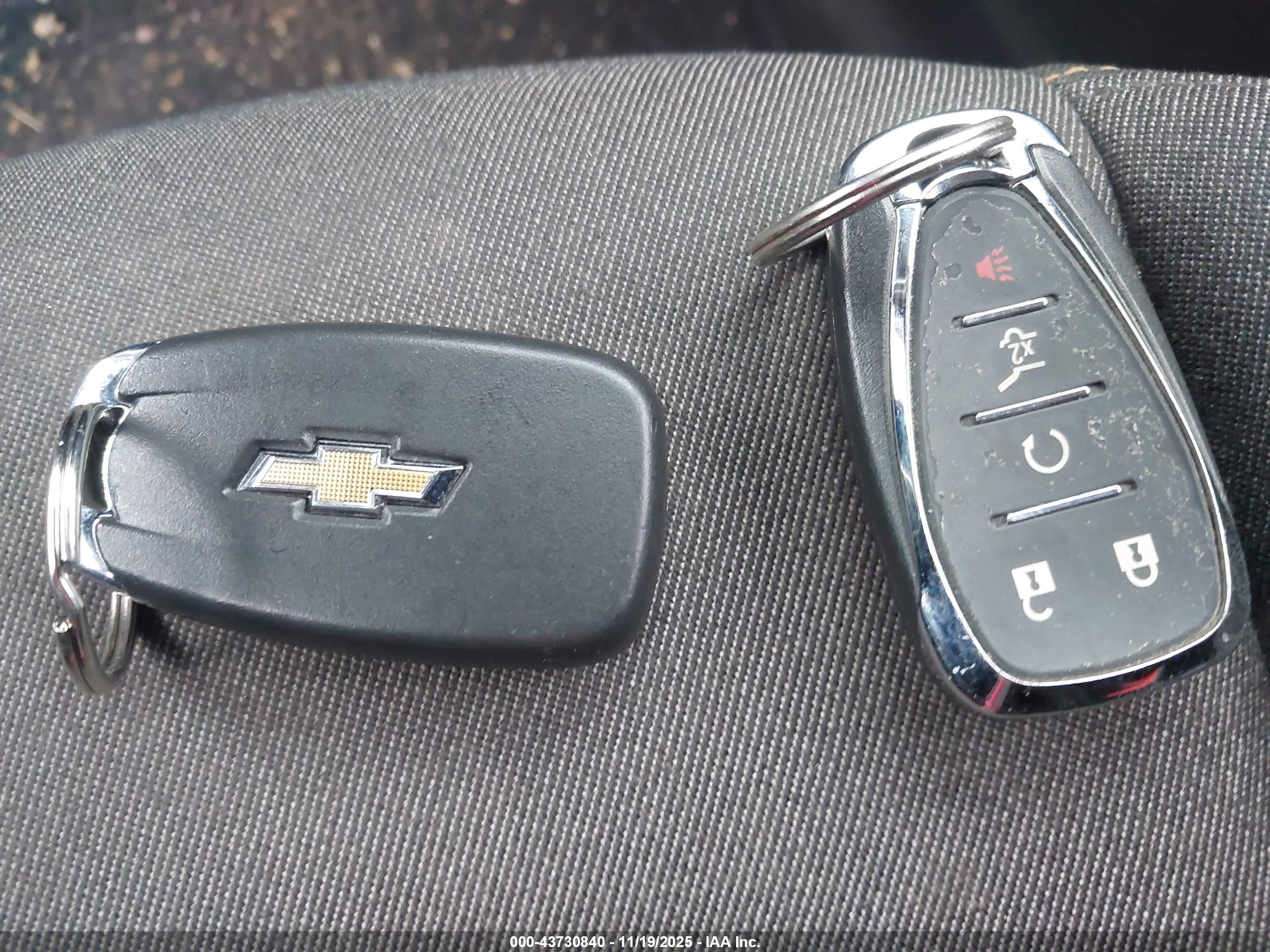 CHEVROLET EQUINOX image 11
