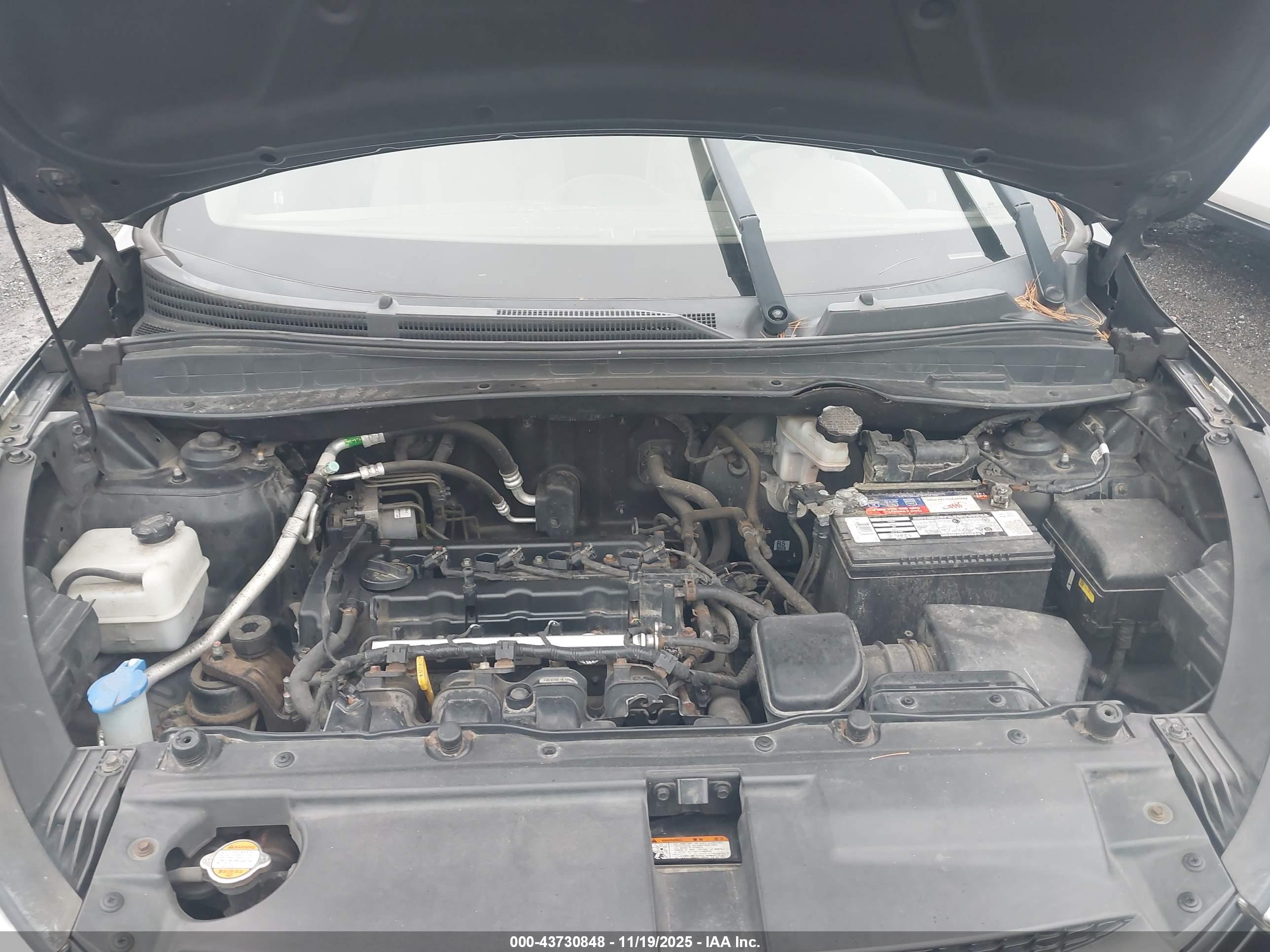 HYUNDAI TUCSON image 10