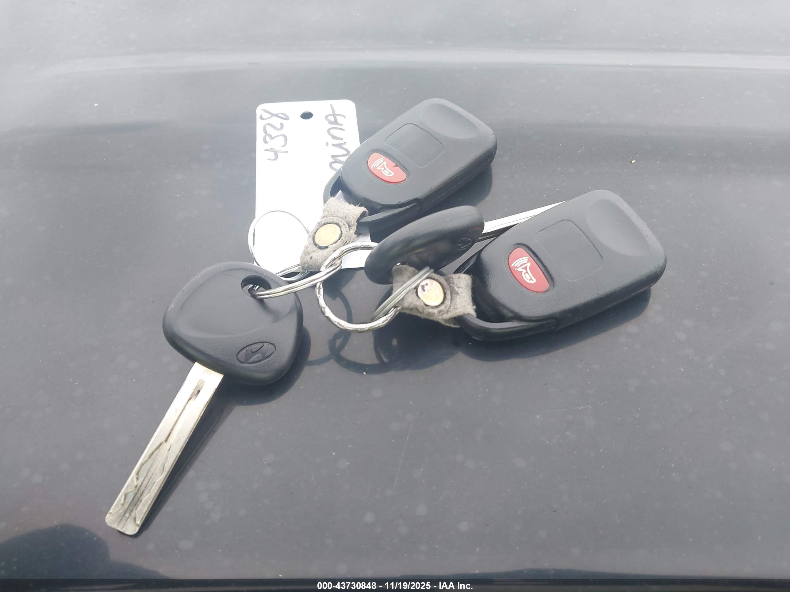 HYUNDAI TUCSON image 11