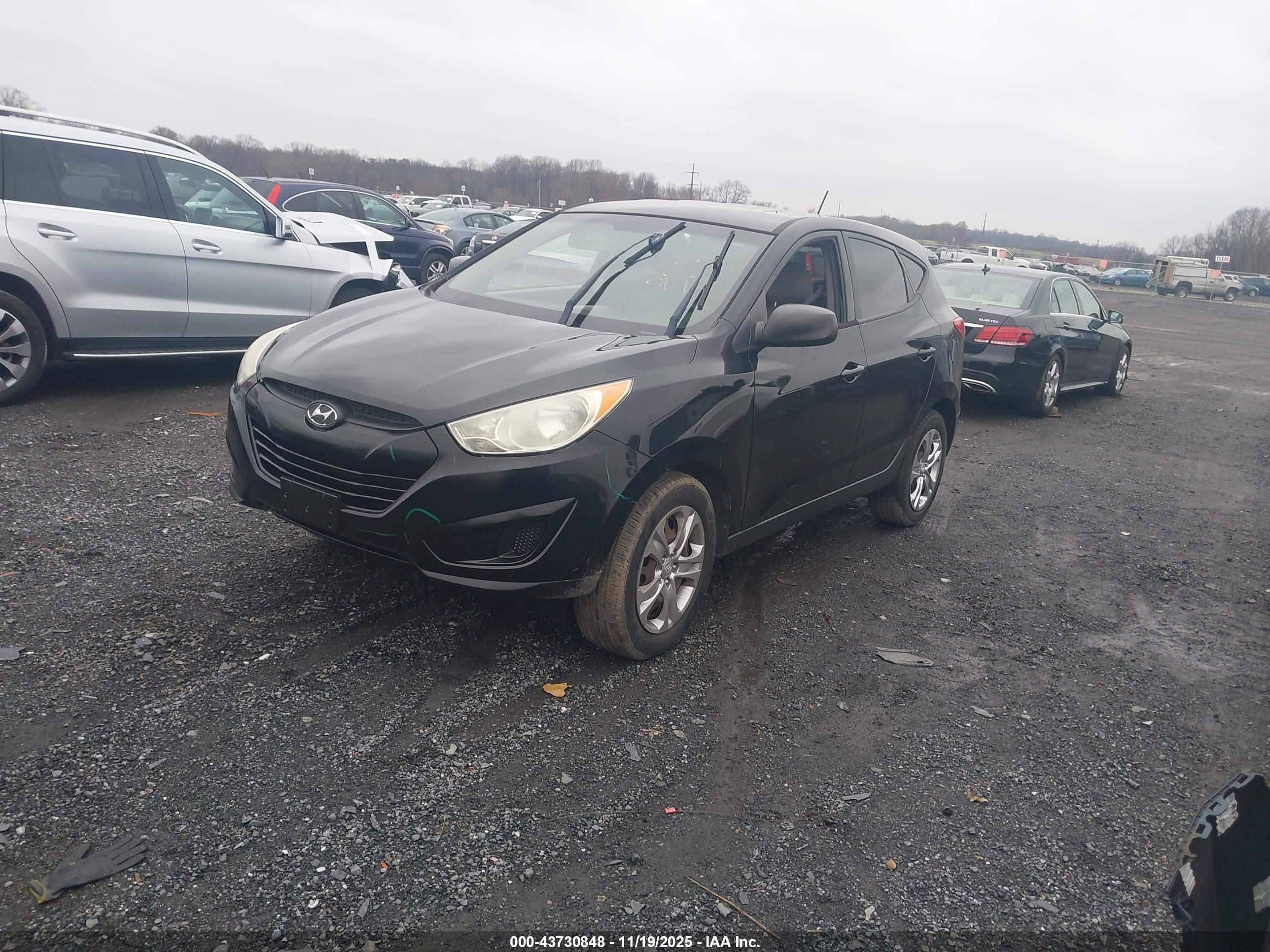 HYUNDAI TUCSON image 2