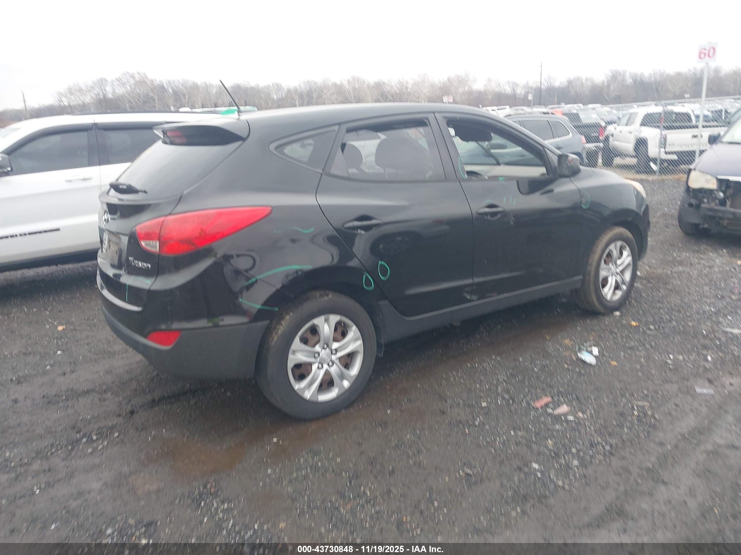 HYUNDAI TUCSON image 4