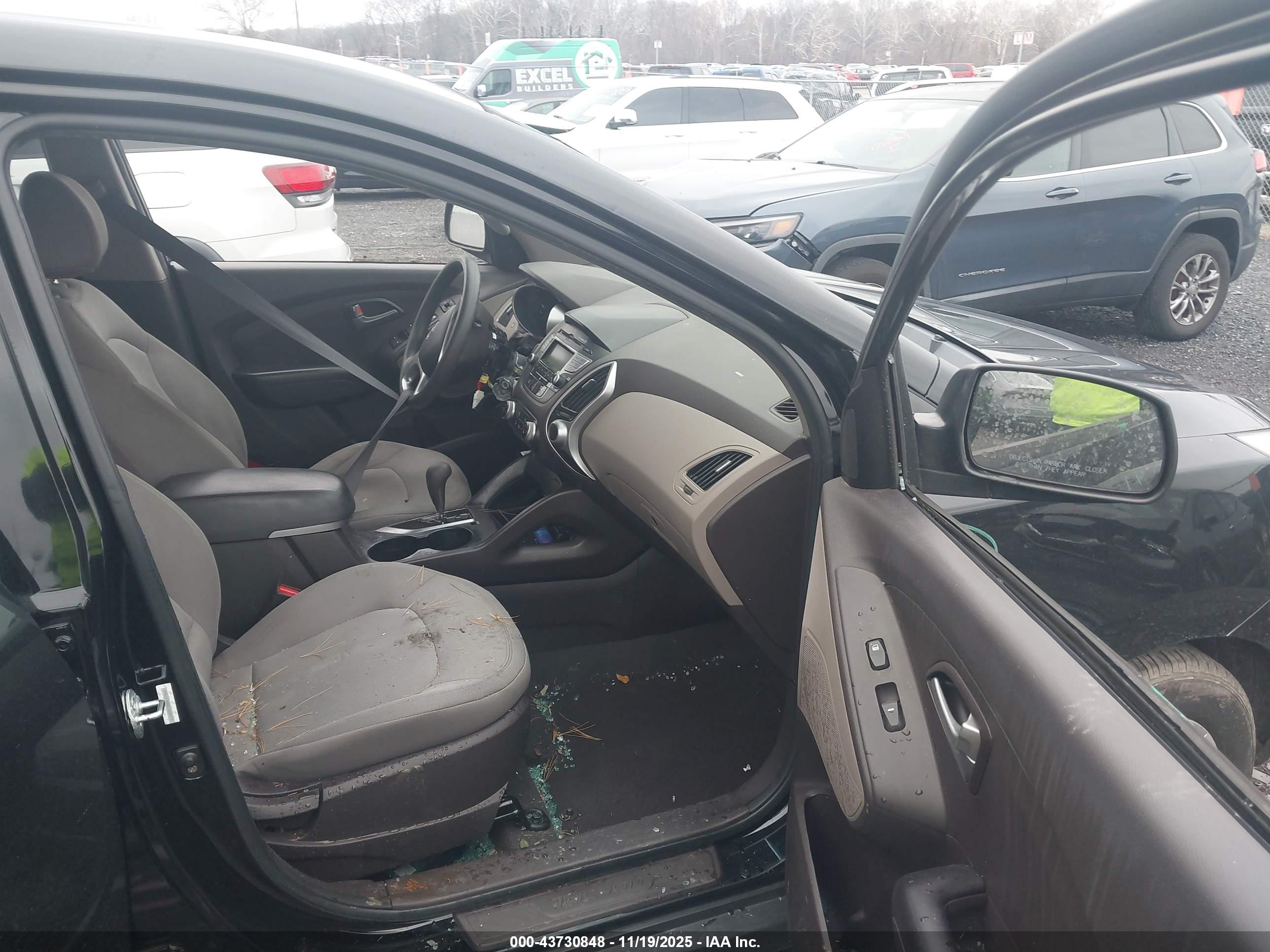 HYUNDAI TUCSON image 5