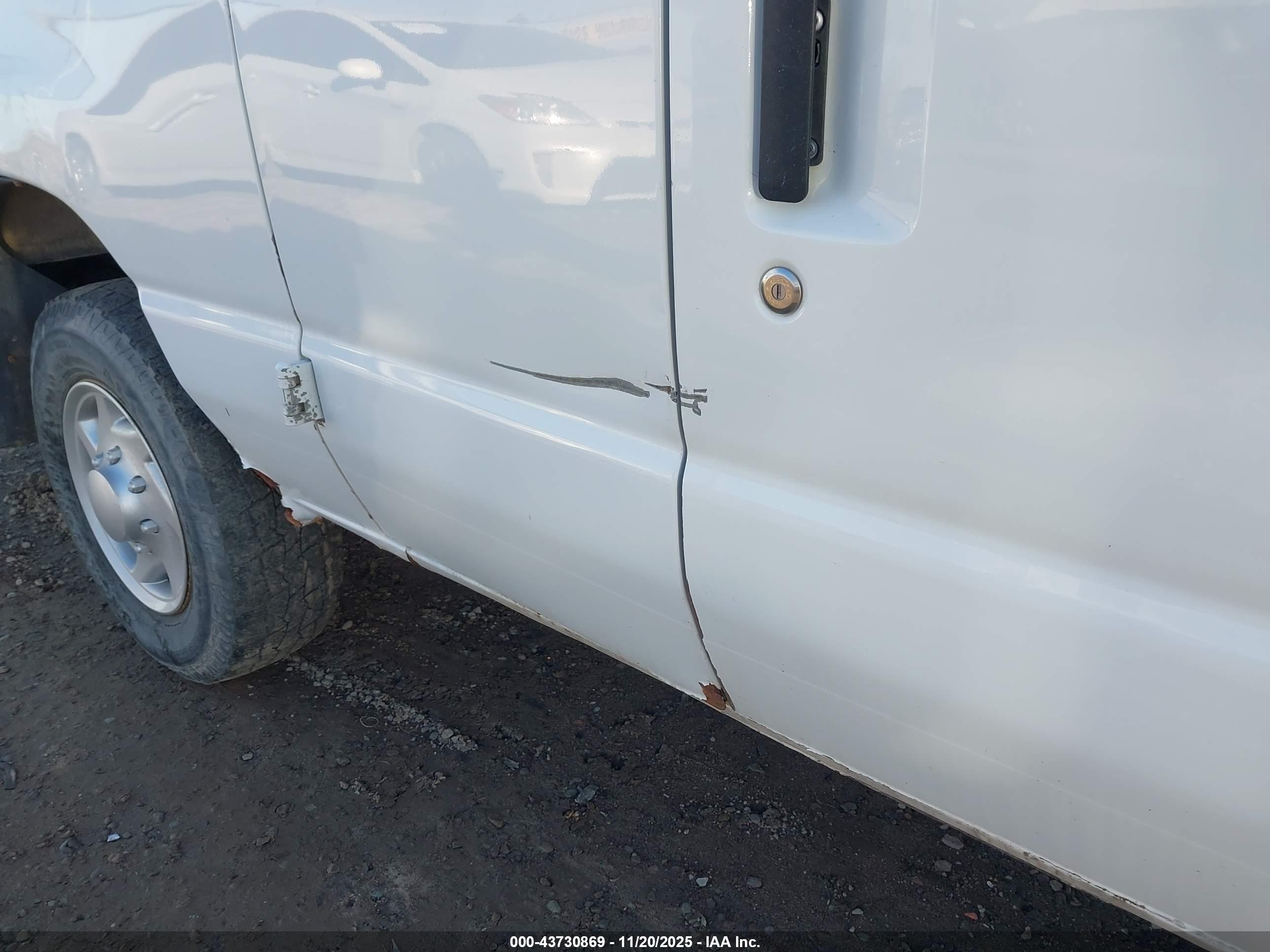 FORD E-350 image 6