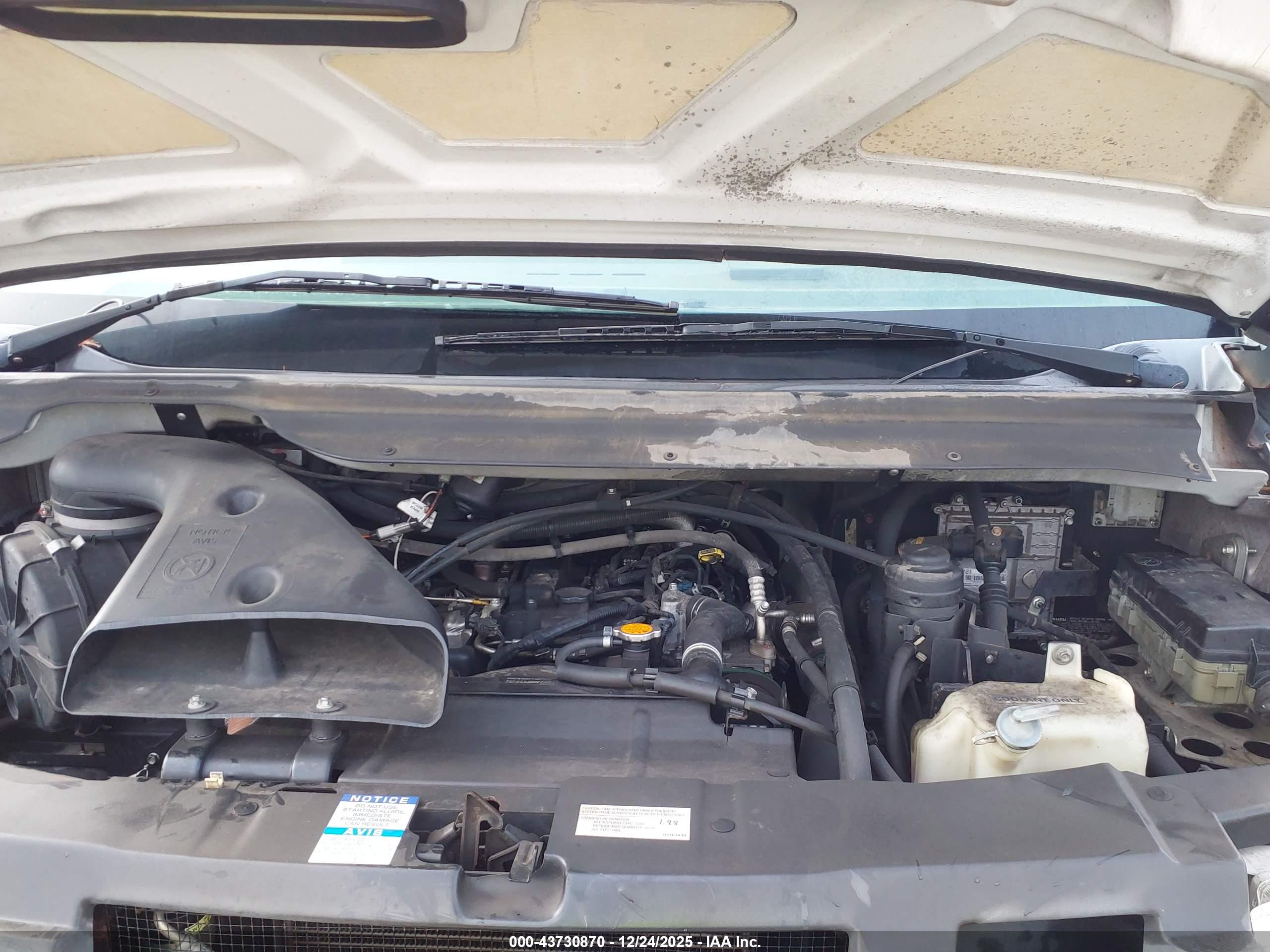ISUZU NPR image 10