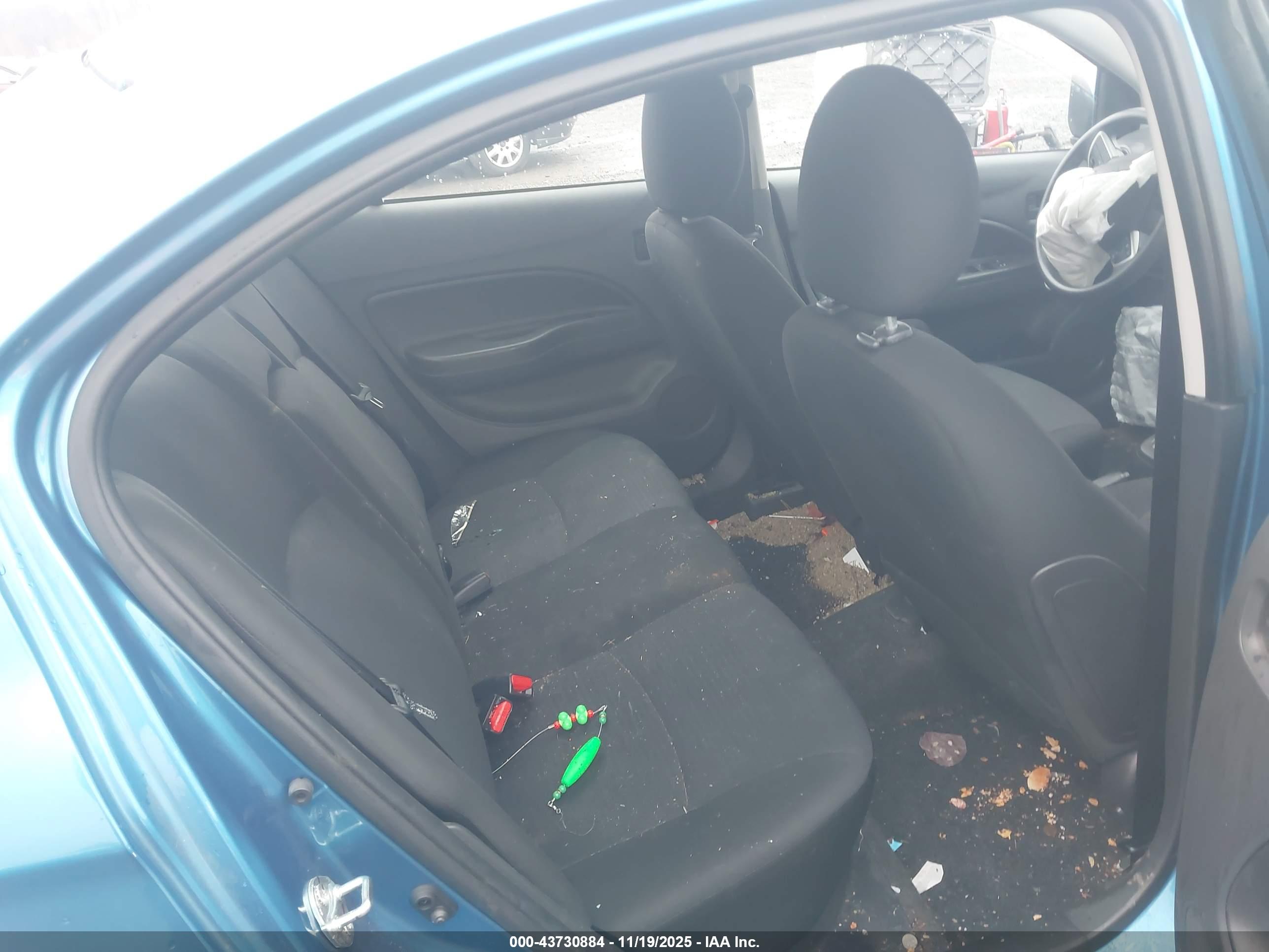 MITSUBISHI MIRAGE image 8