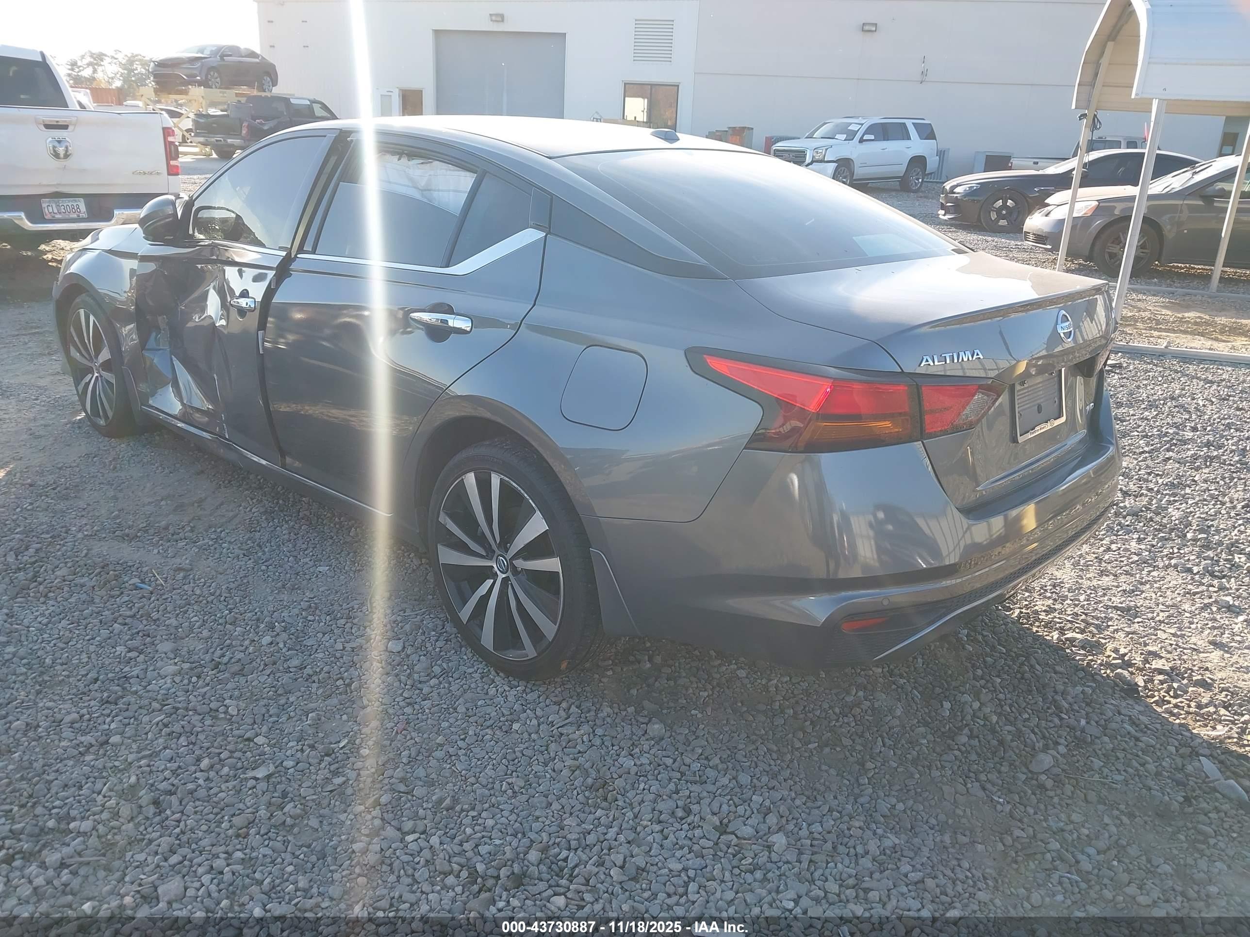 NISSAN ALTIMA image 3