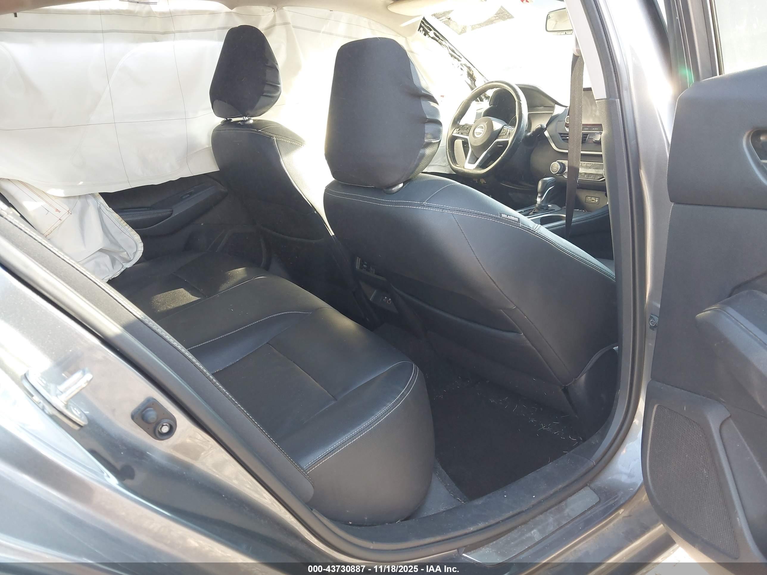 NISSAN ALTIMA image 8