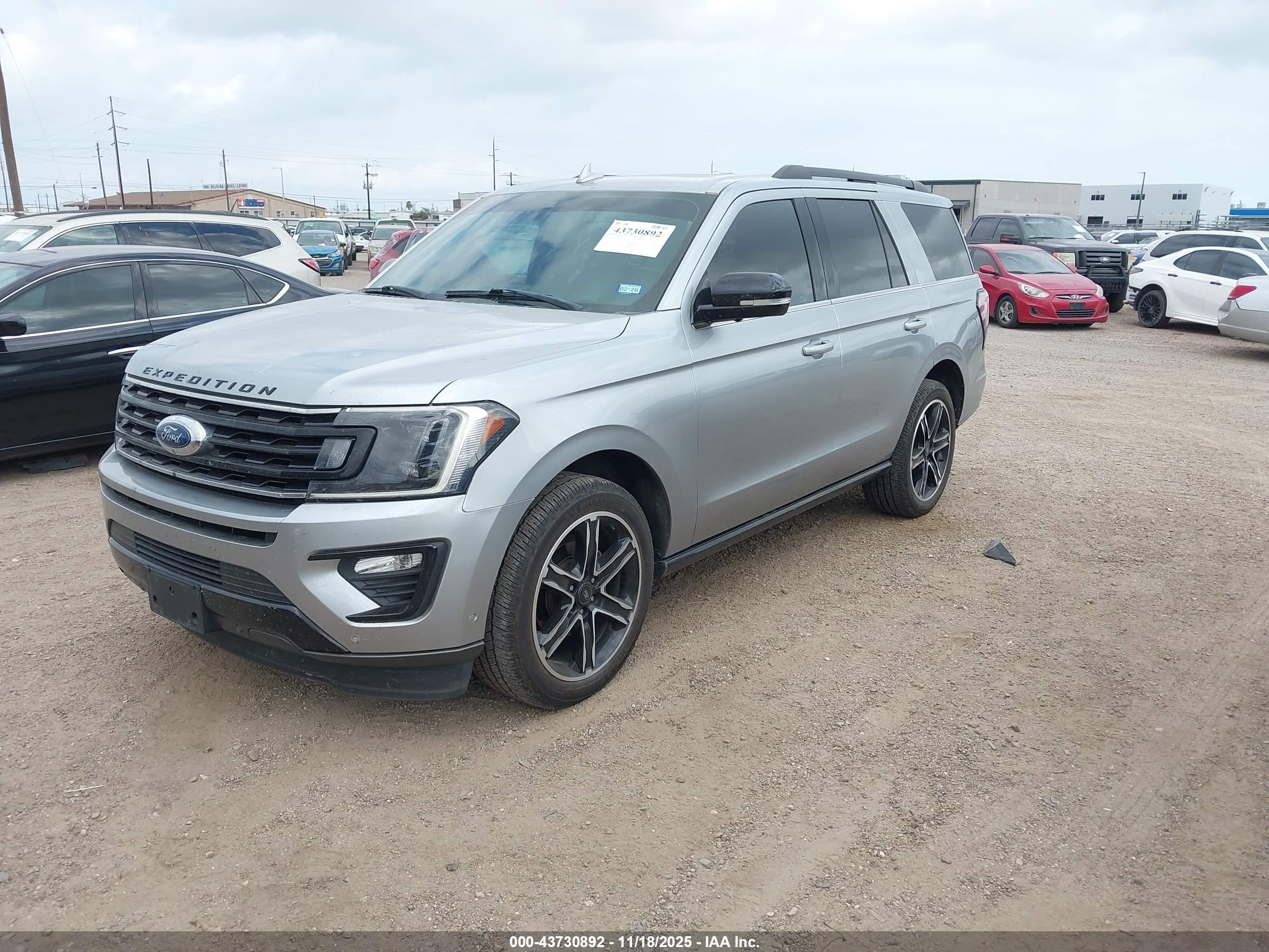FORD EXPEDITION image 2