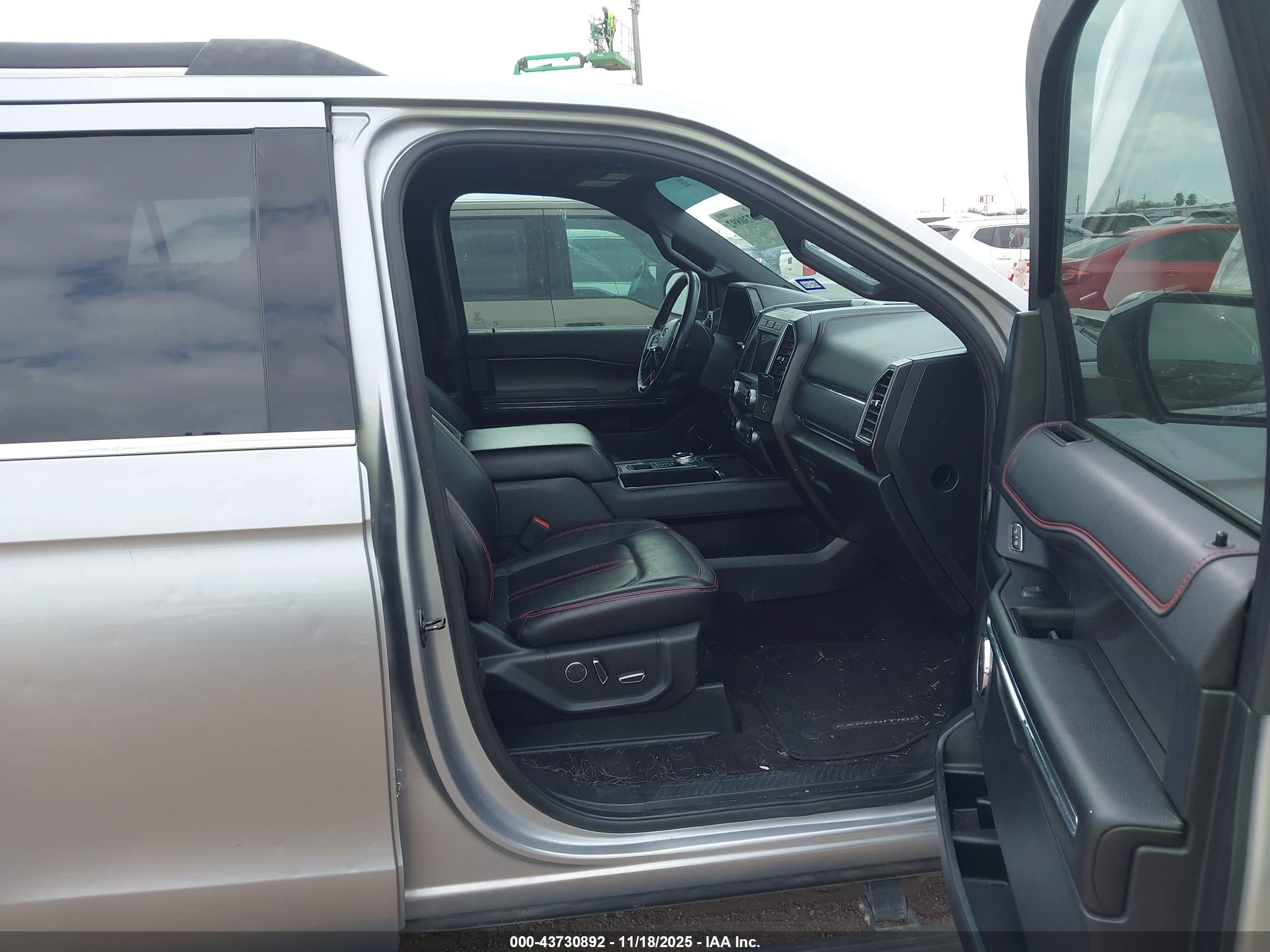 FORD EXPEDITION image 5