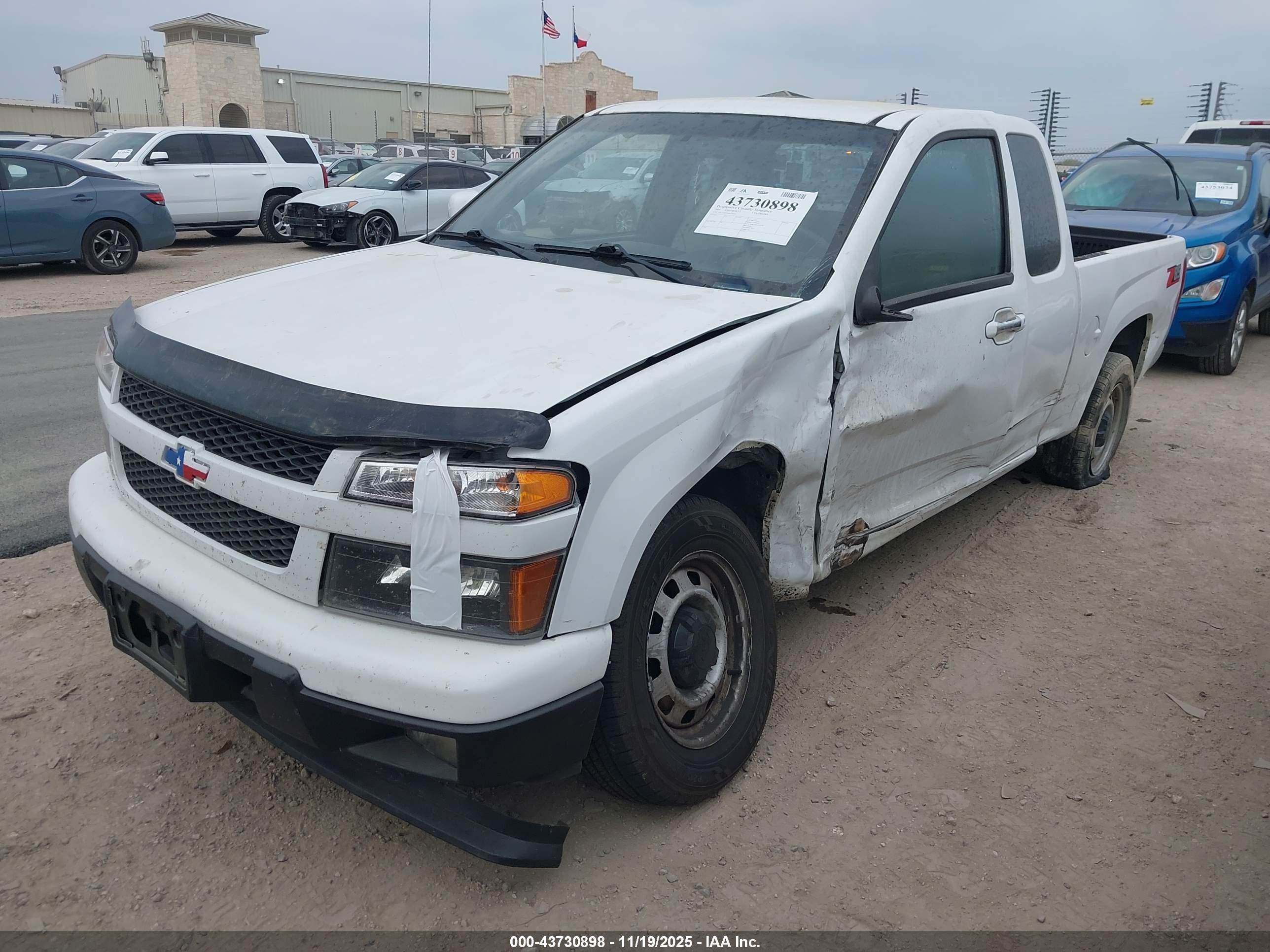 CHEVROLET COLORADO image 2