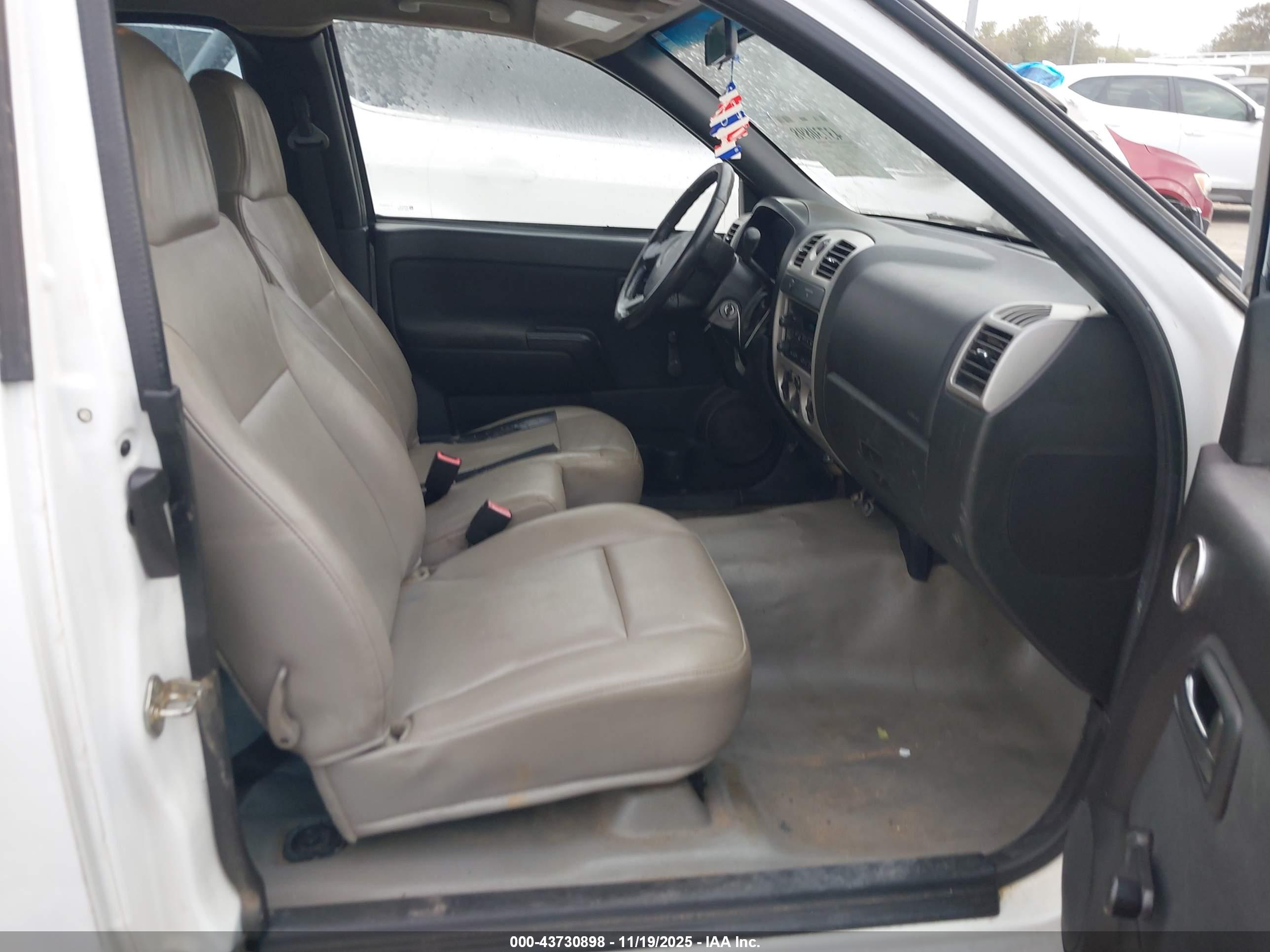 CHEVROLET COLORADO image 5