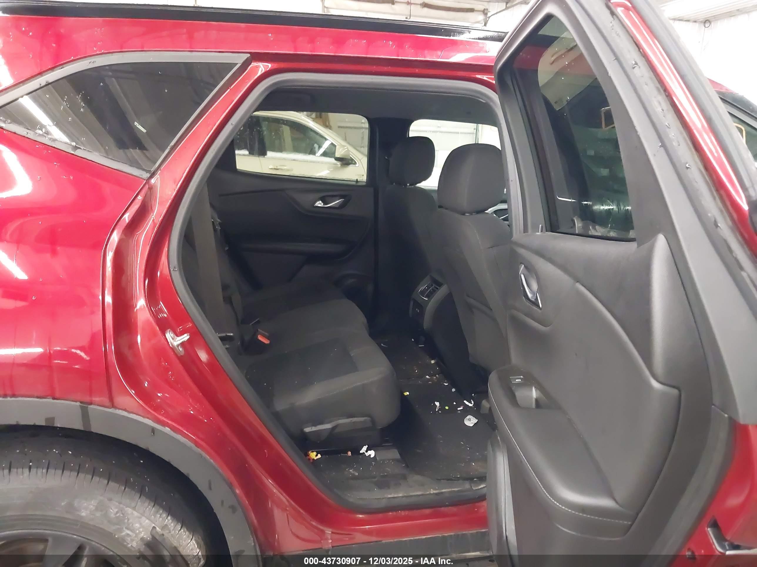 CHEVROLET BLAZER image 8