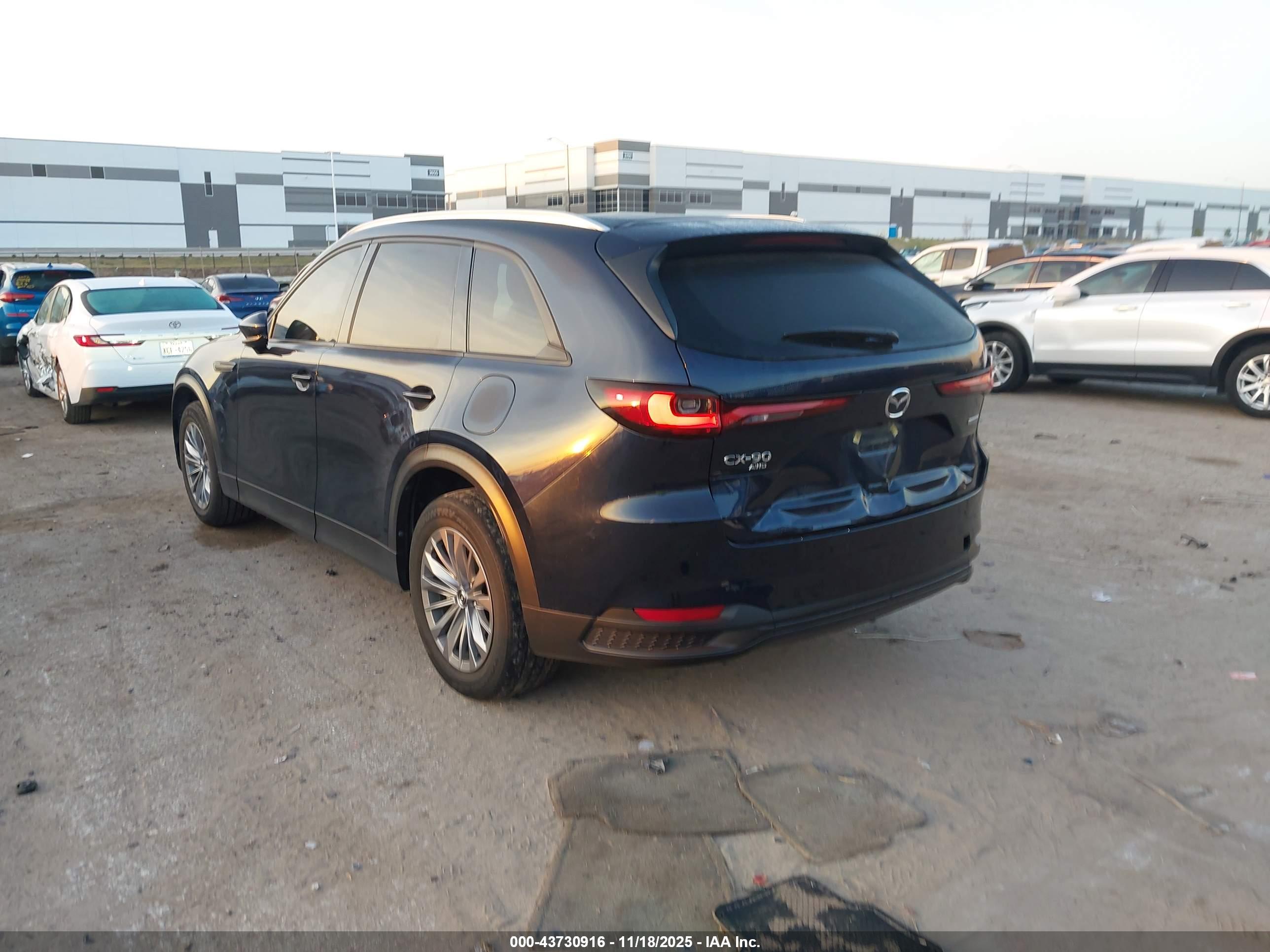 MAZDA CX-90 image 3