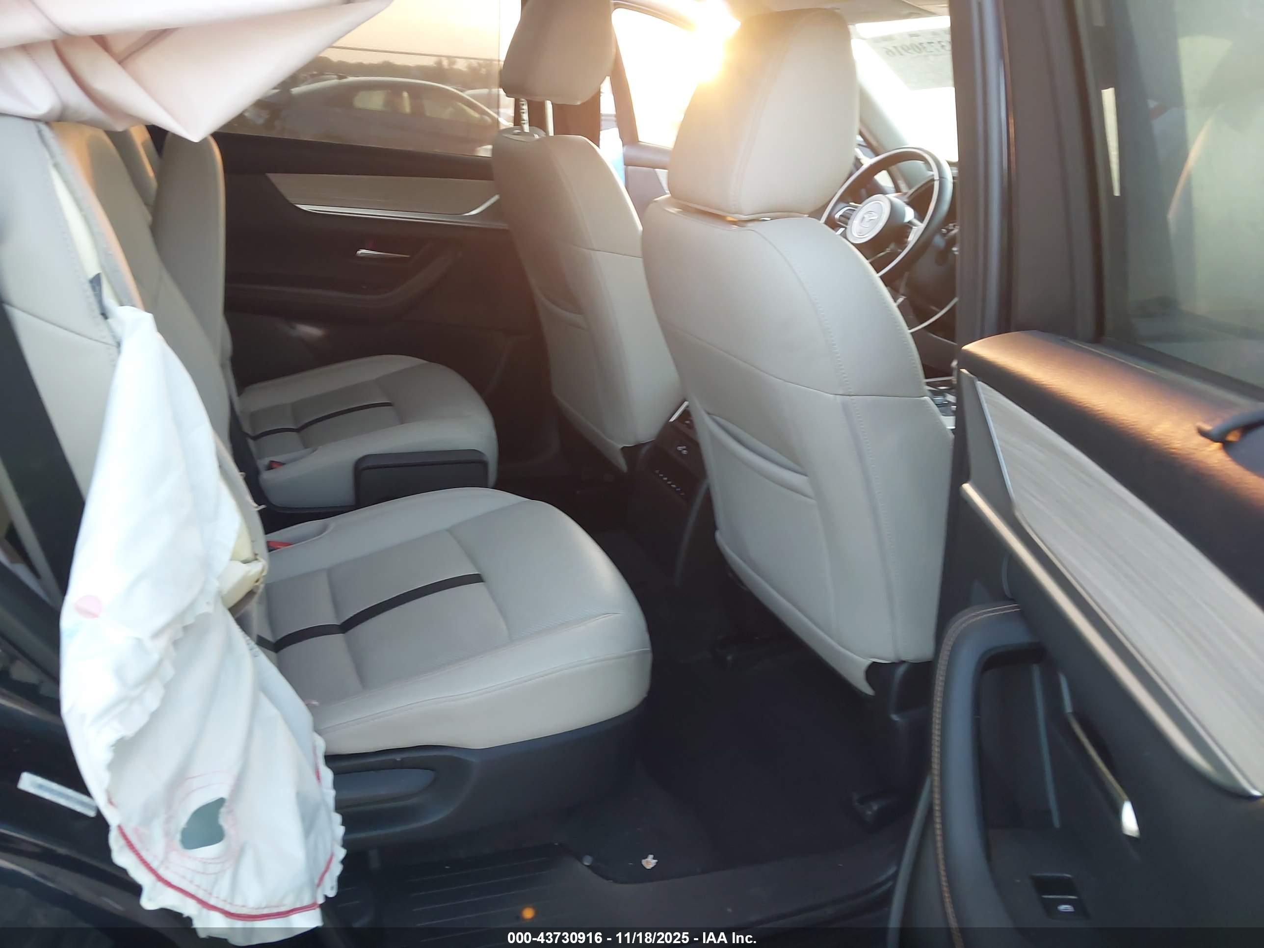 MAZDA CX-90 image 8