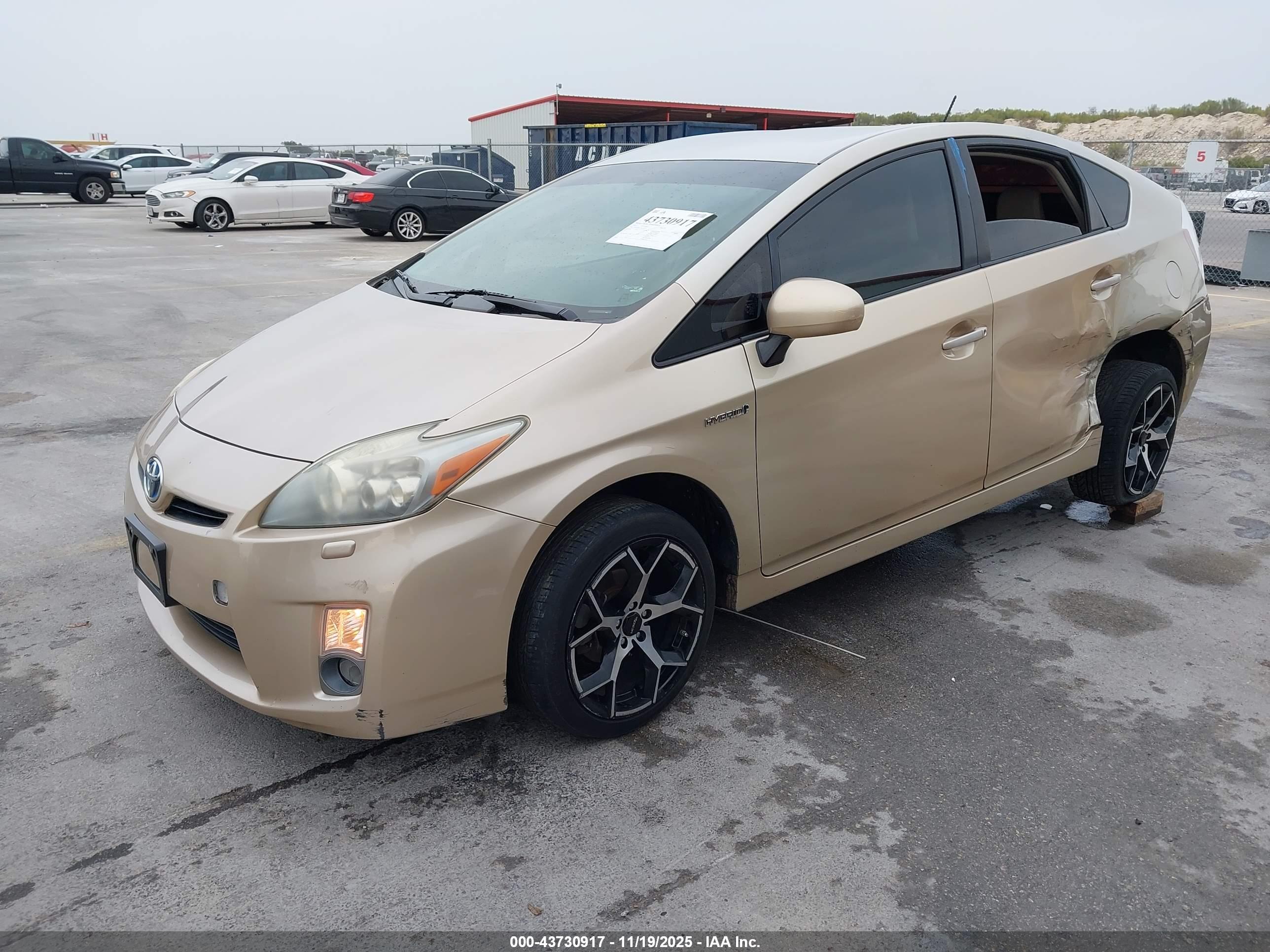 TOYOTA PRIUS image 2