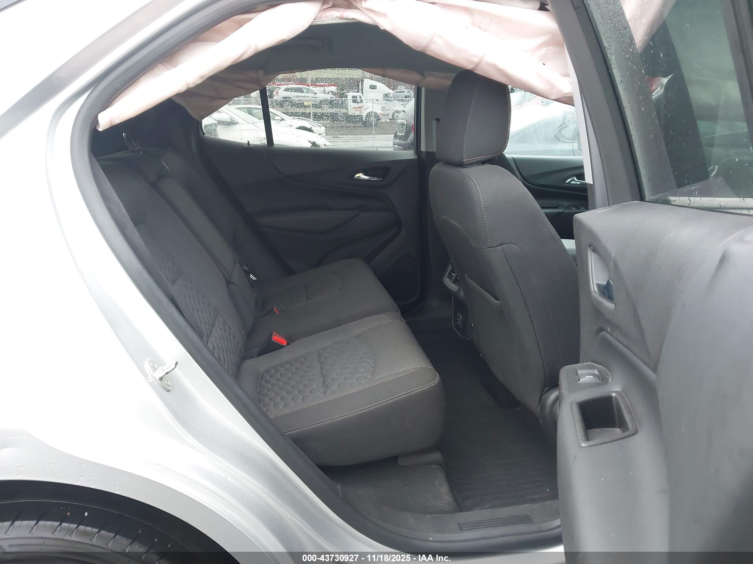 CHEVROLET EQUINOX image 8