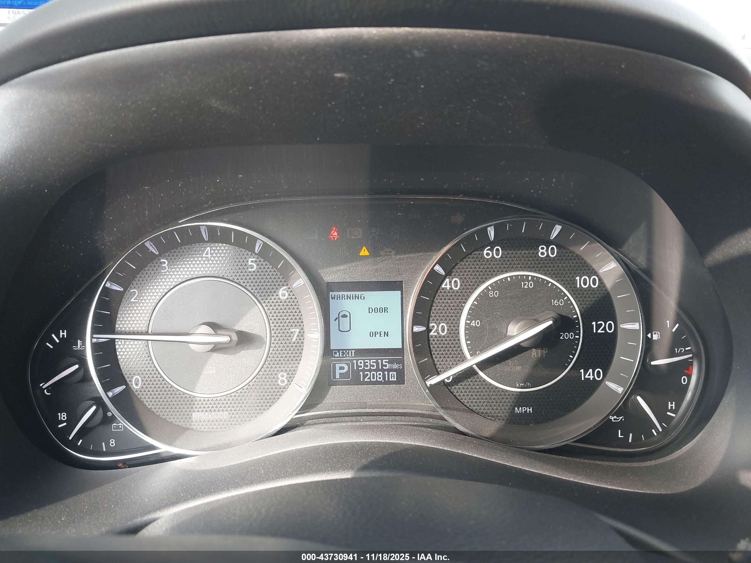 NISSAN ARMADA image 7