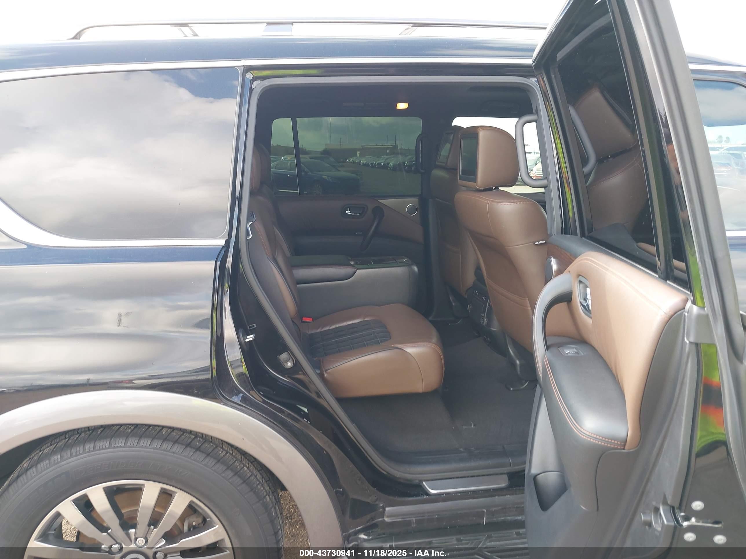 NISSAN ARMADA image 8