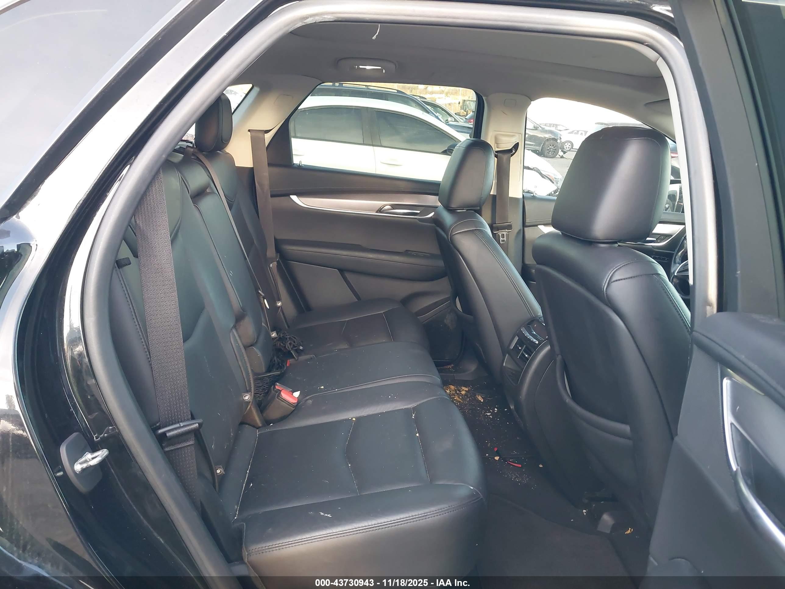 CADILLAC XT5 image 8