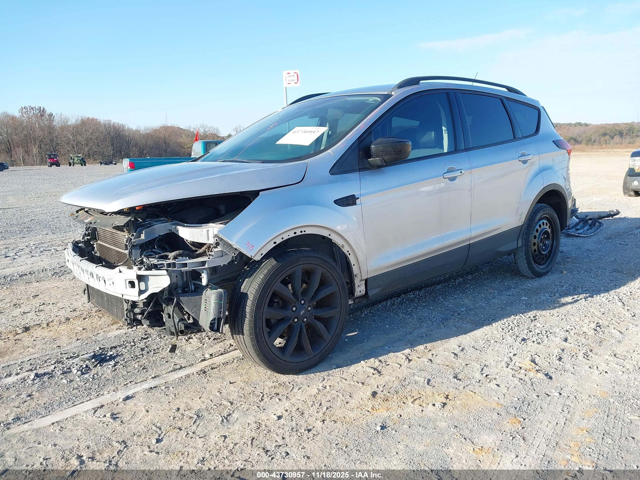 FORD ESCAPE image 2