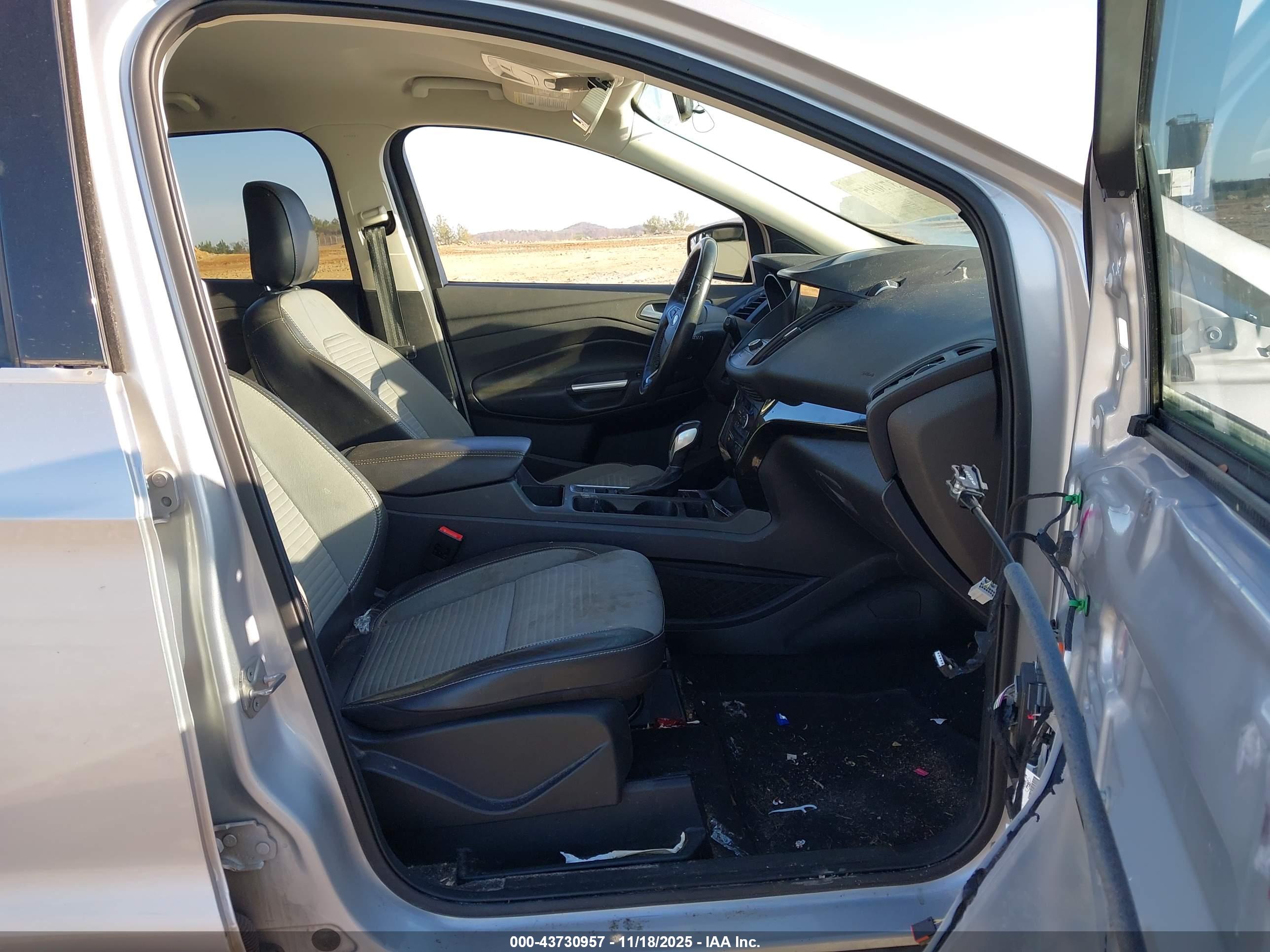 FORD ESCAPE image 5
