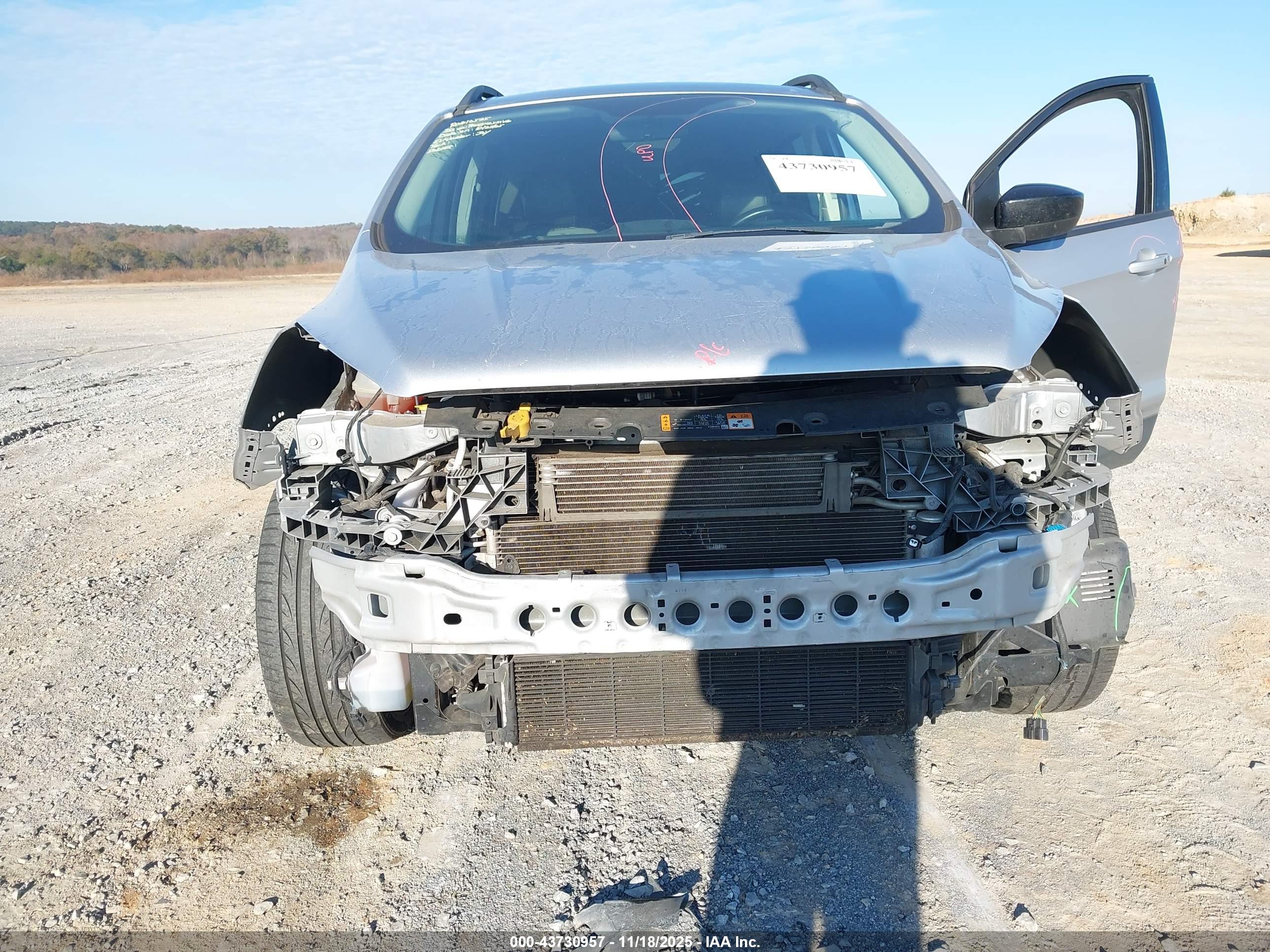 FORD ESCAPE image 6