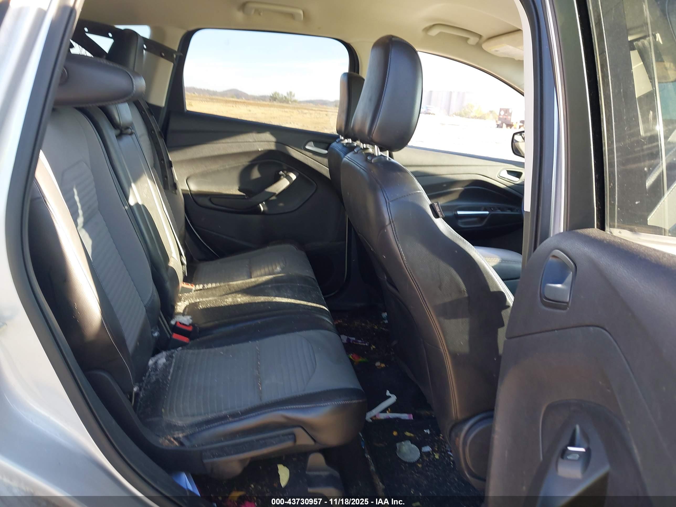 FORD ESCAPE image 8