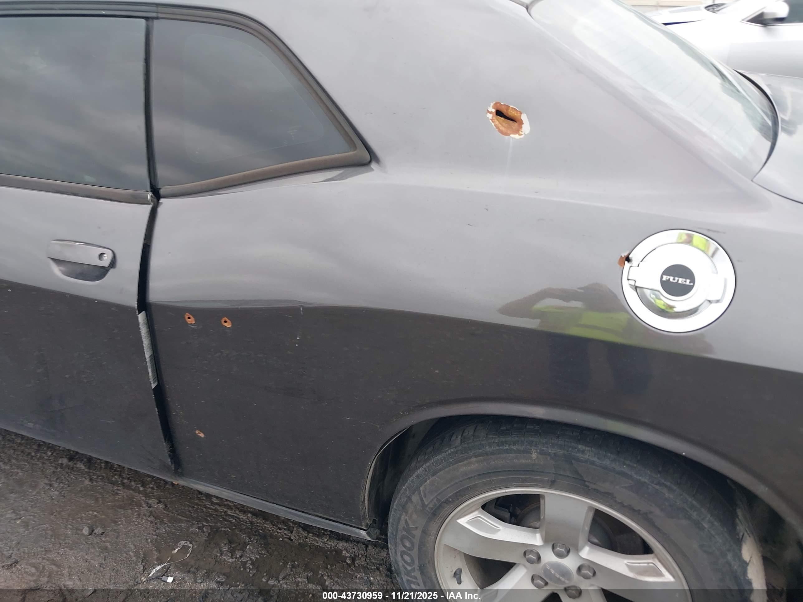 DODGE CHALLENGER image 6