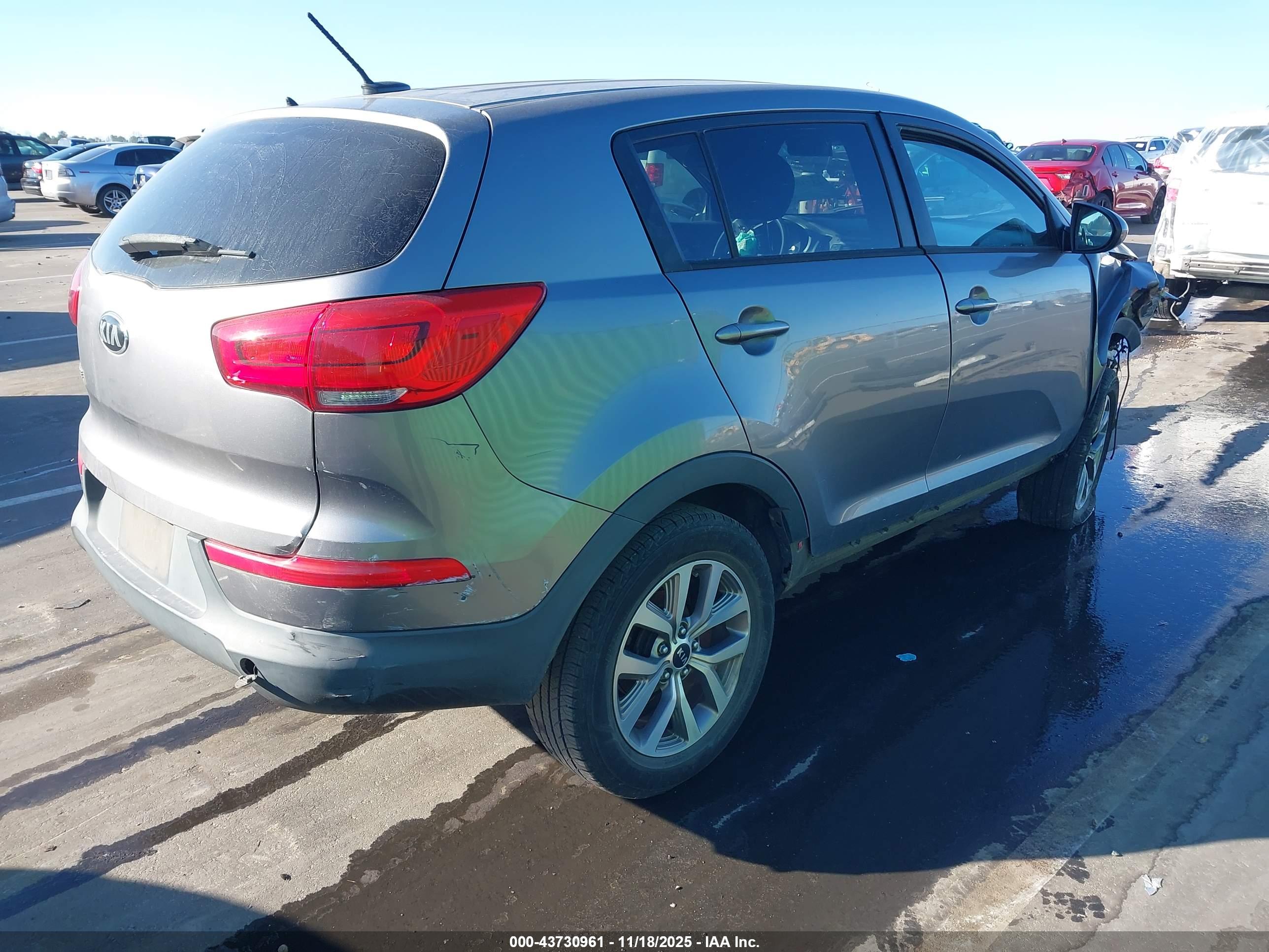 KIA SPORTAGE image 4